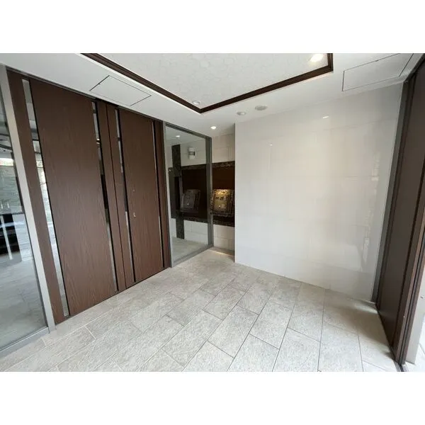 スプランディッド放出：風除室