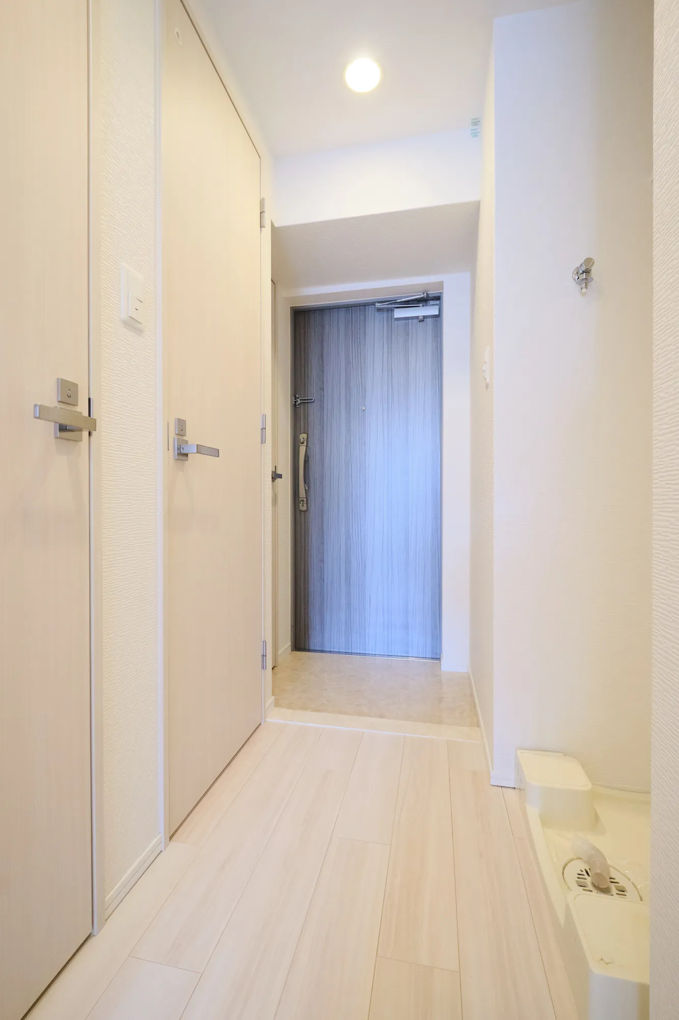 FRONT FIELD Tennoji：402玄関・廊下