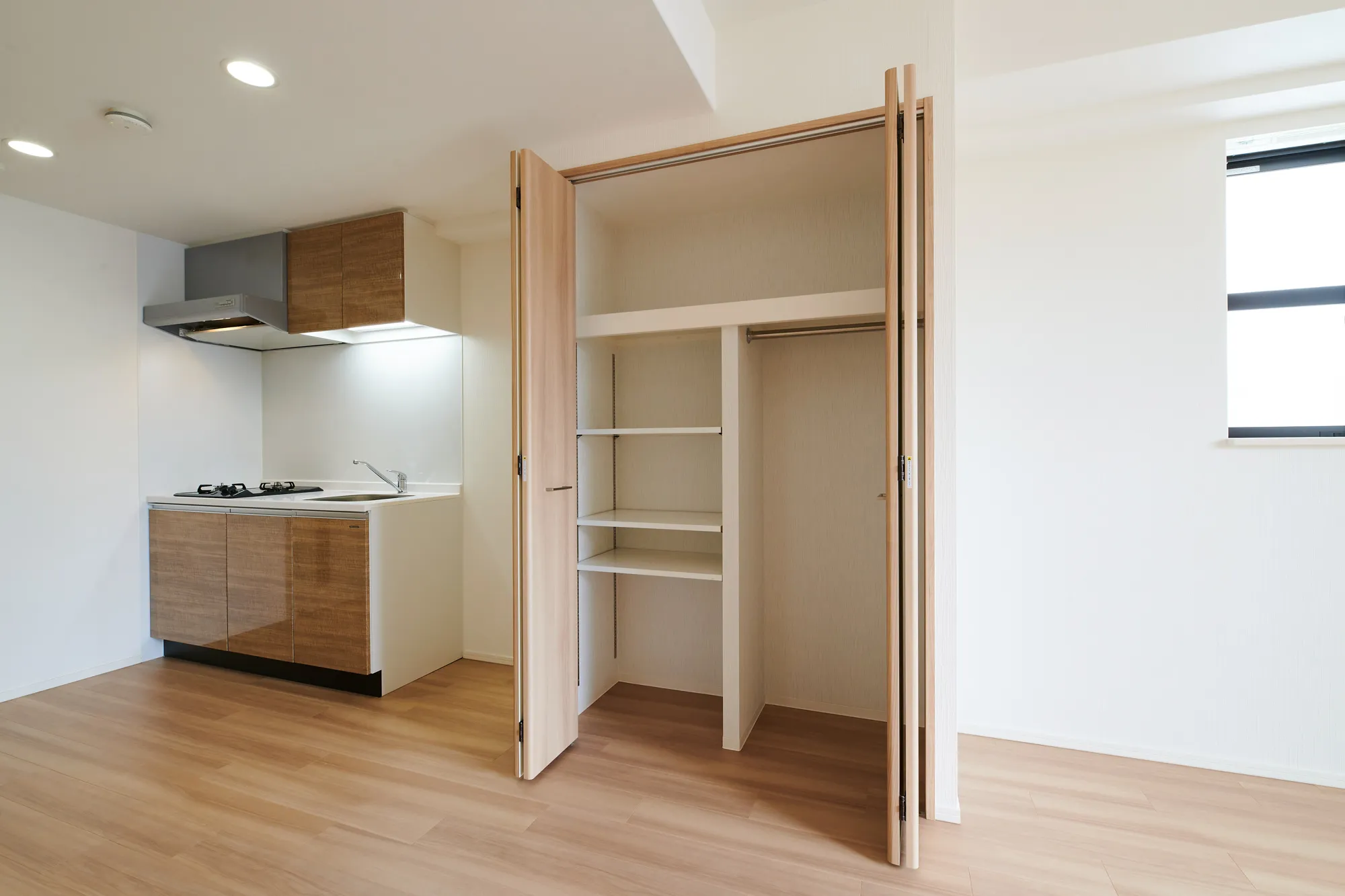 FRONT FIELD Tennoji：501収納