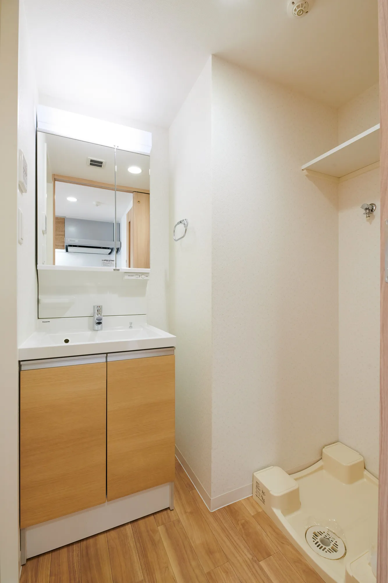 FRONT FIELD Tennoji：501洗面所