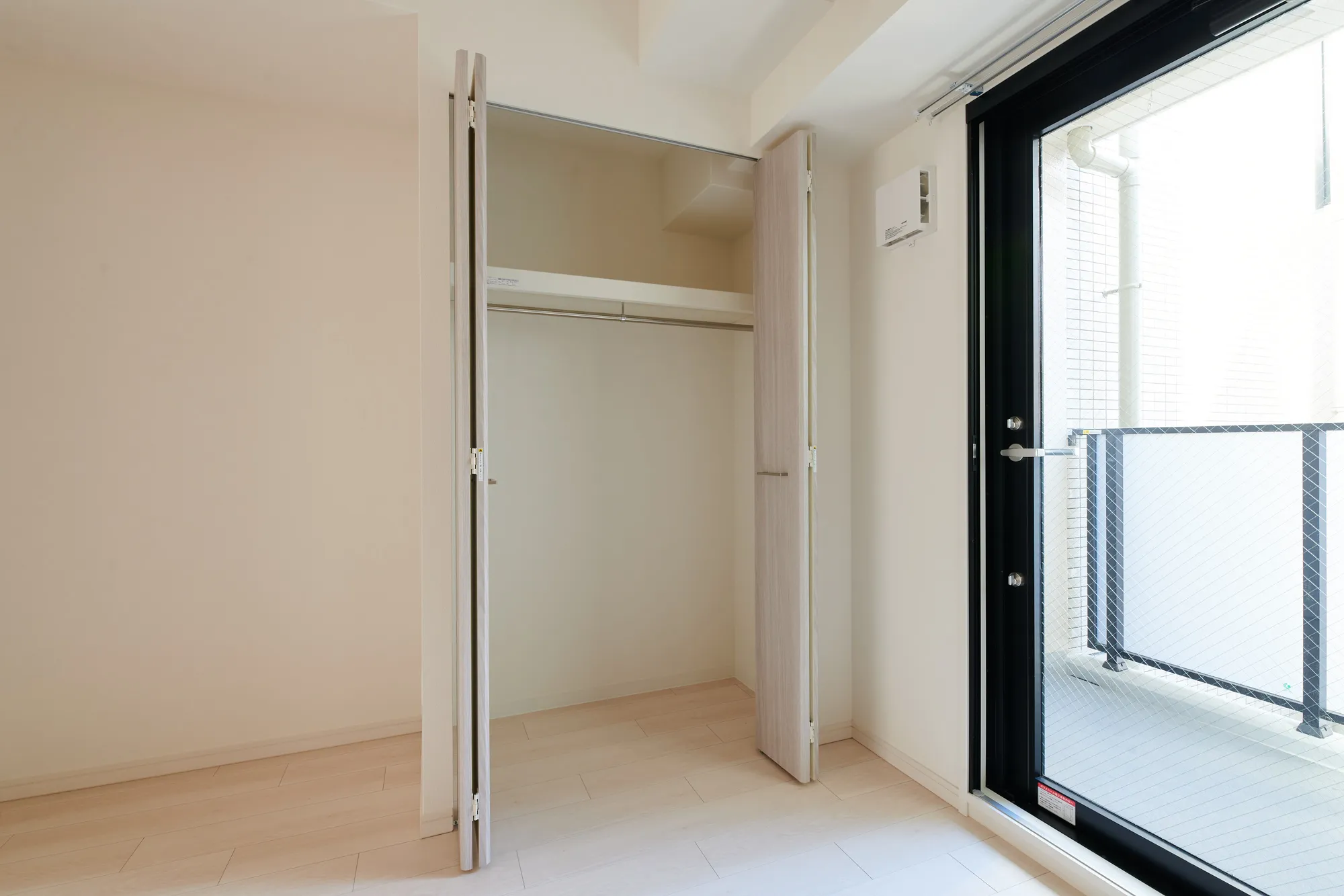 スプランディッド堀江：洋室収納