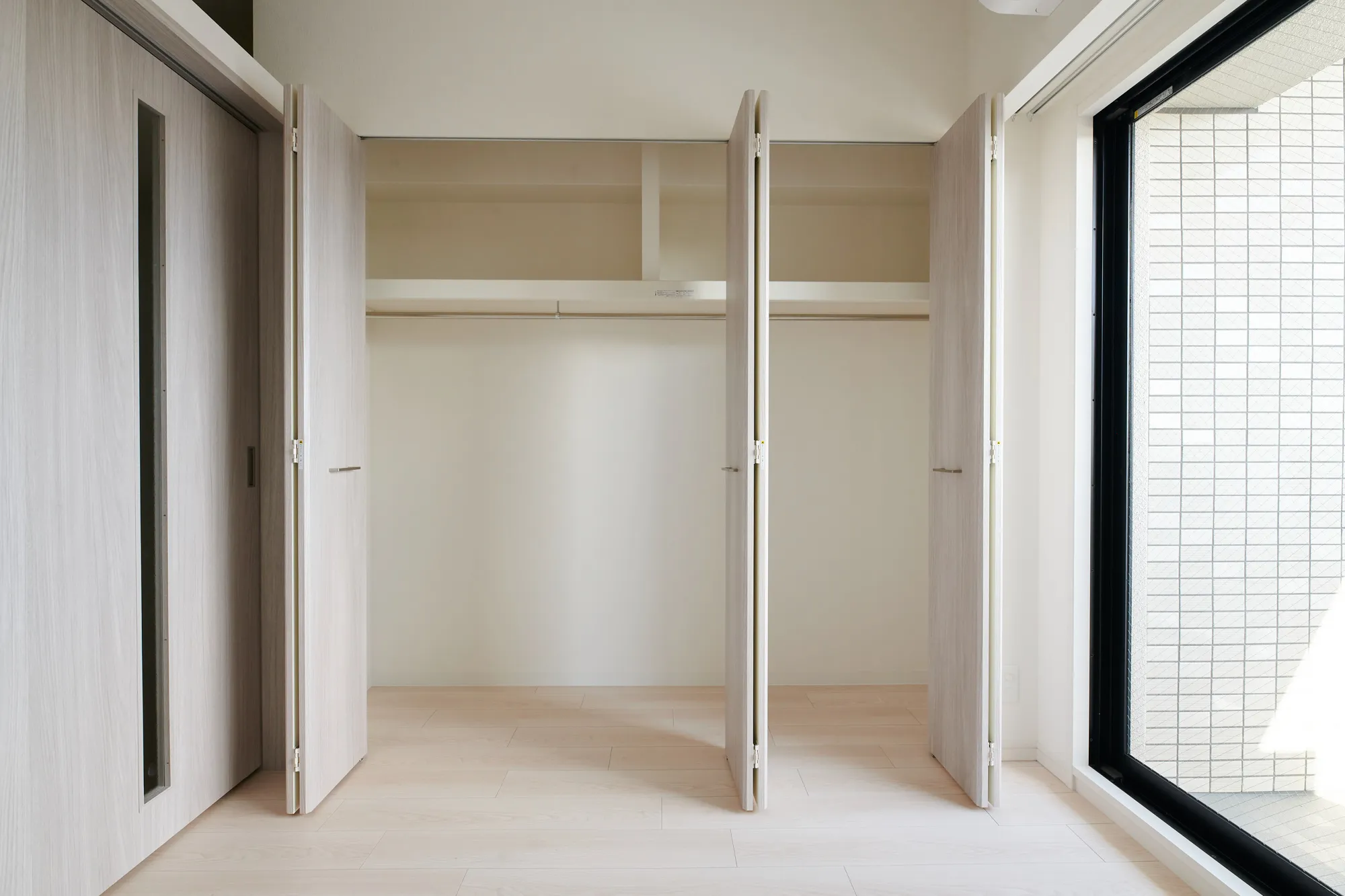 スプランディッド堀江：洋室収納