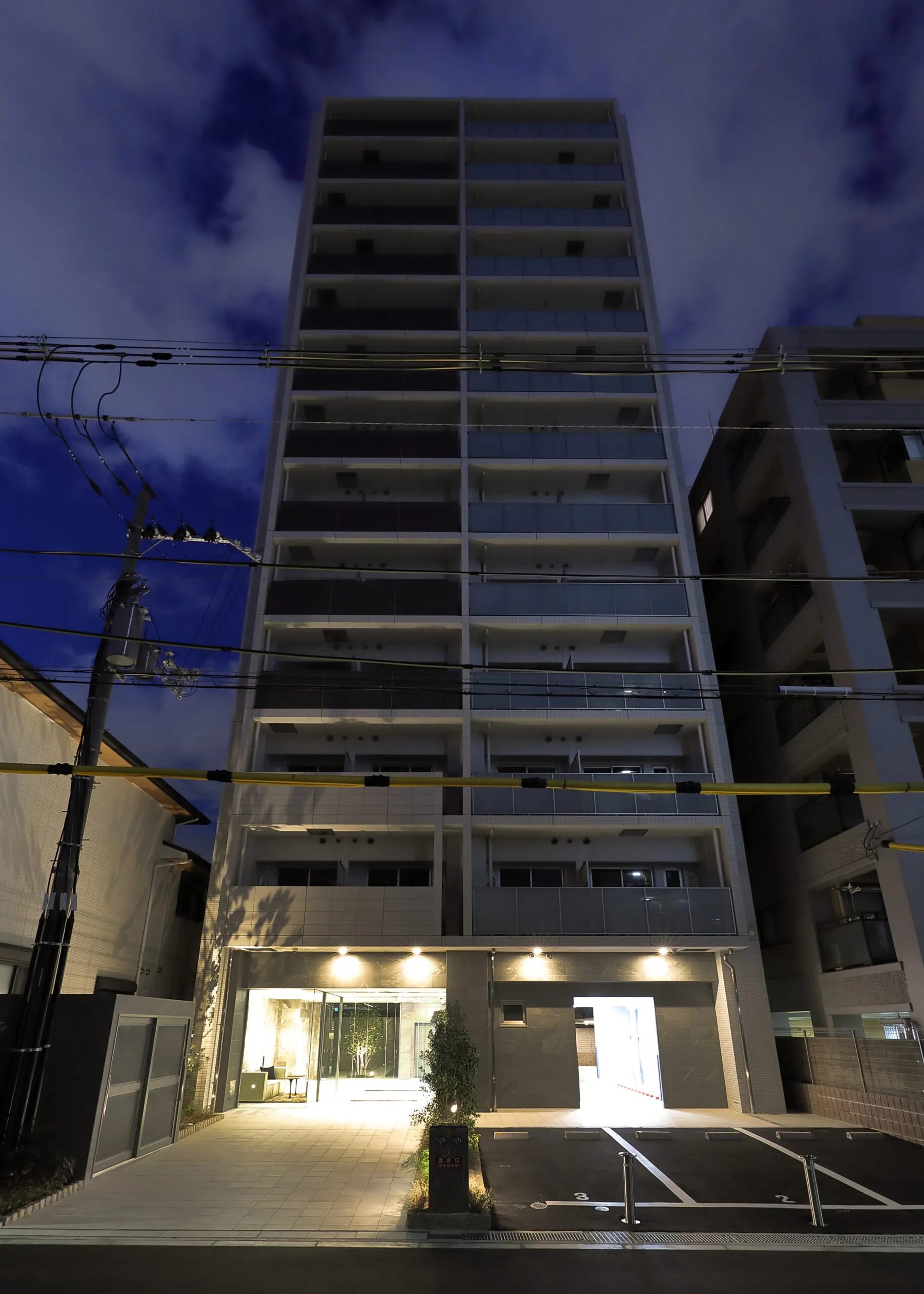 スプランディッド天王寺Ⅲ：外観（夕景）