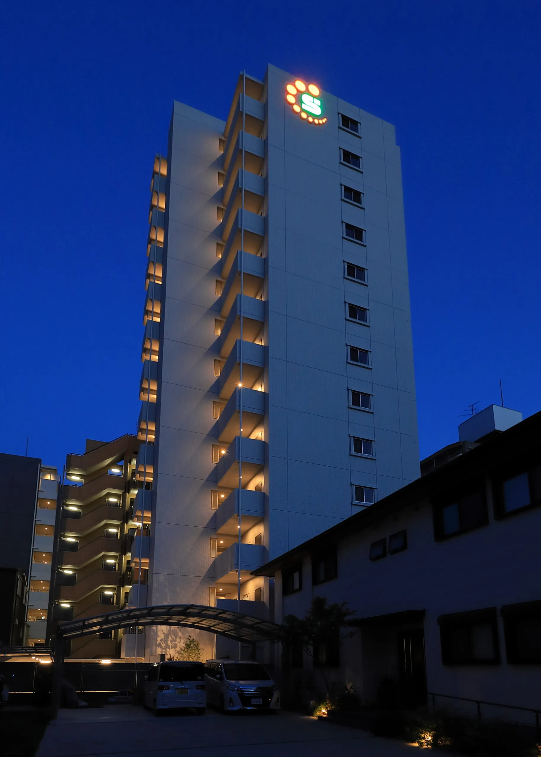 スプランディッド天王寺Ⅲ：外観（夕景）