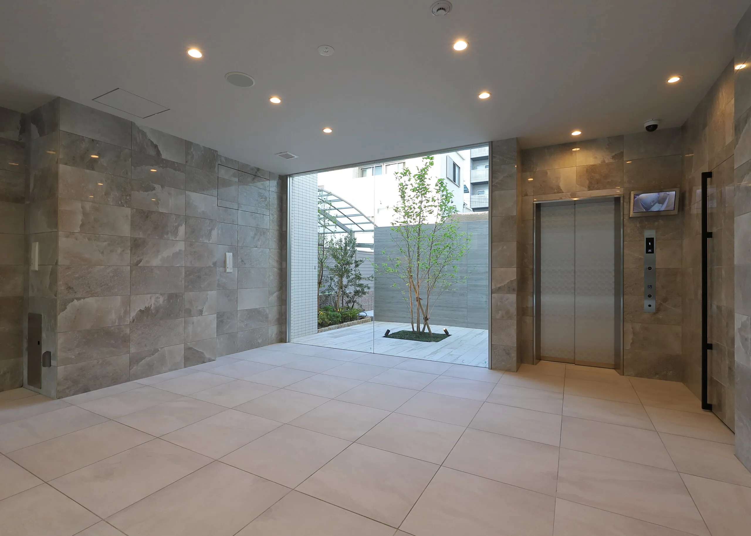 スプランディッド天王寺Ⅲ：エントランスホール