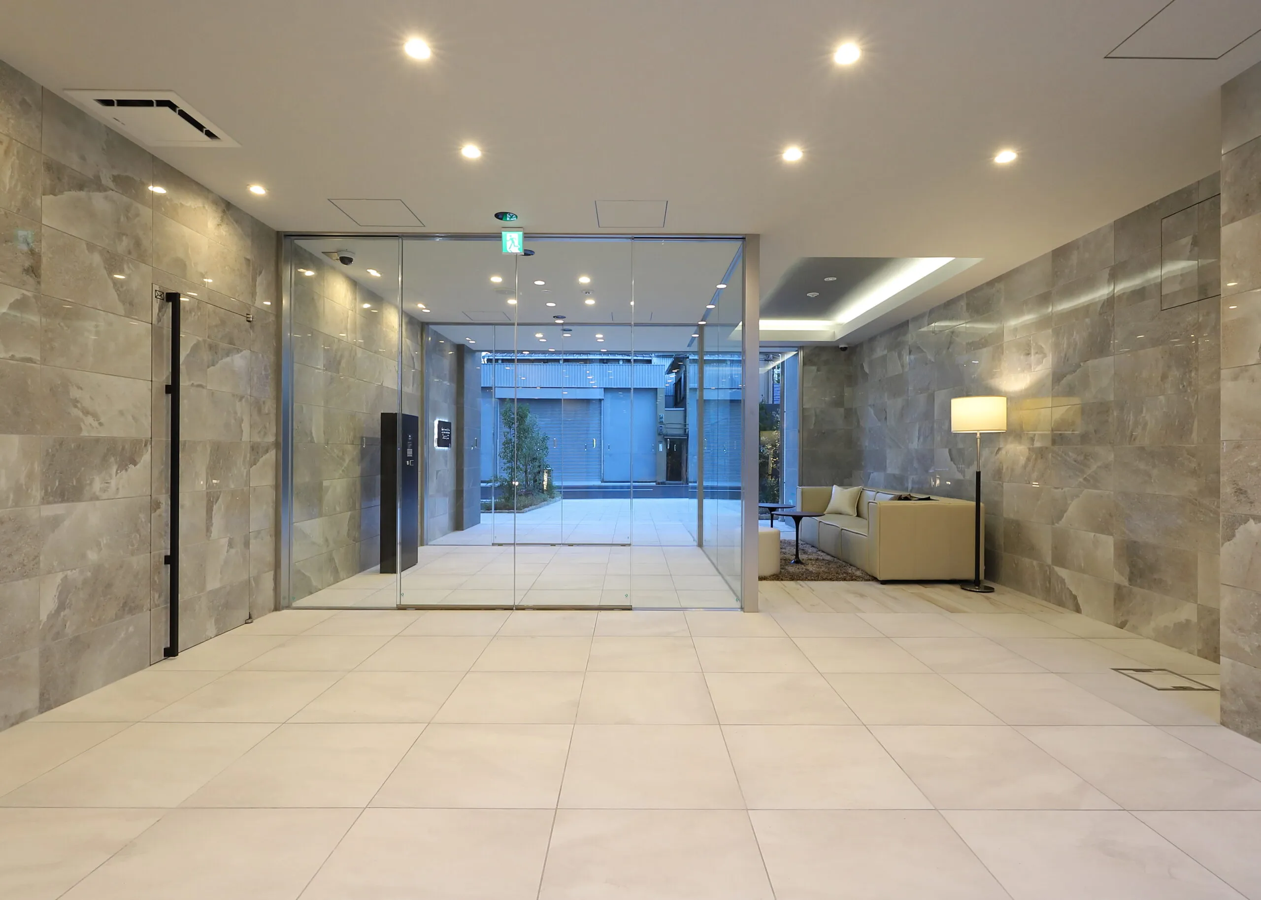 スプランディッド天王寺Ⅲ：エントランスホール