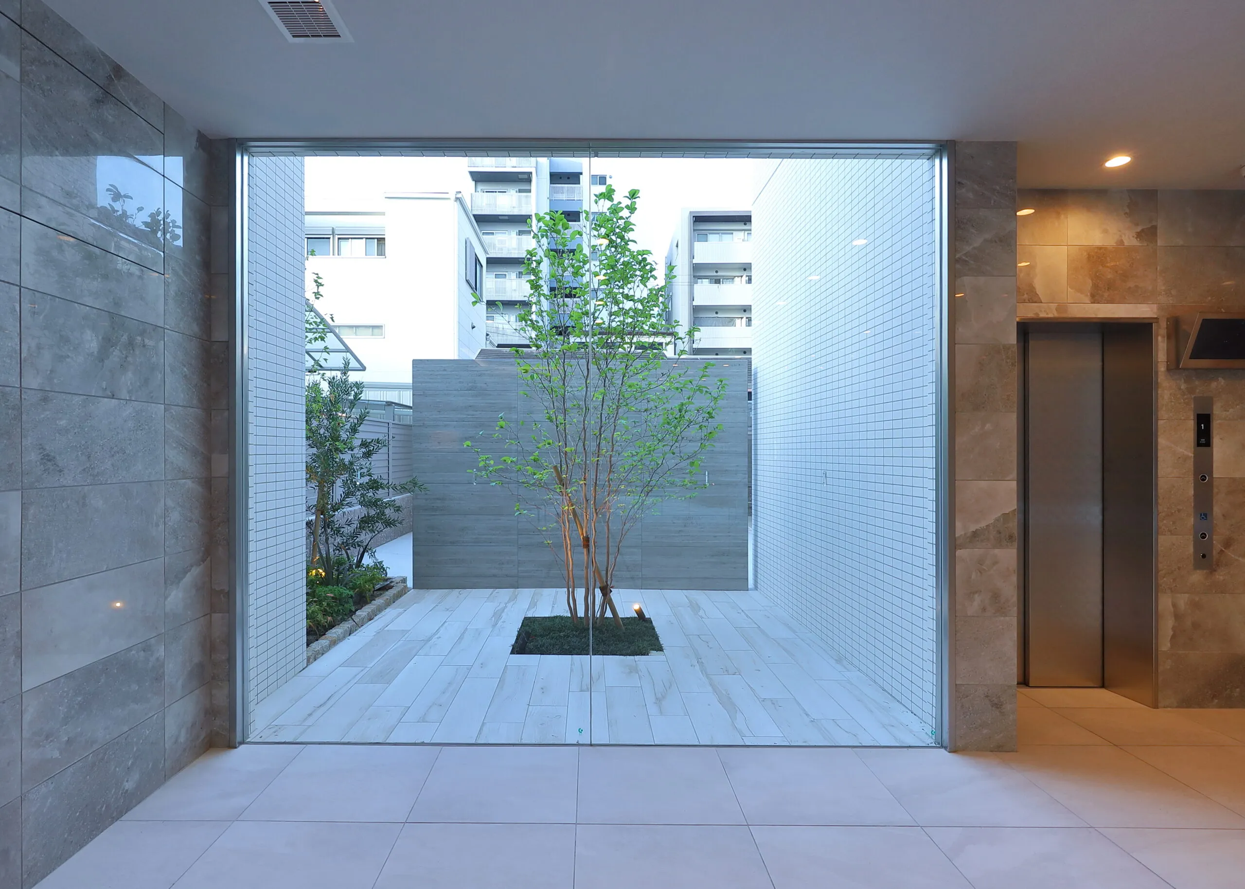 スプランディッド天王寺Ⅲ：エントランスホール