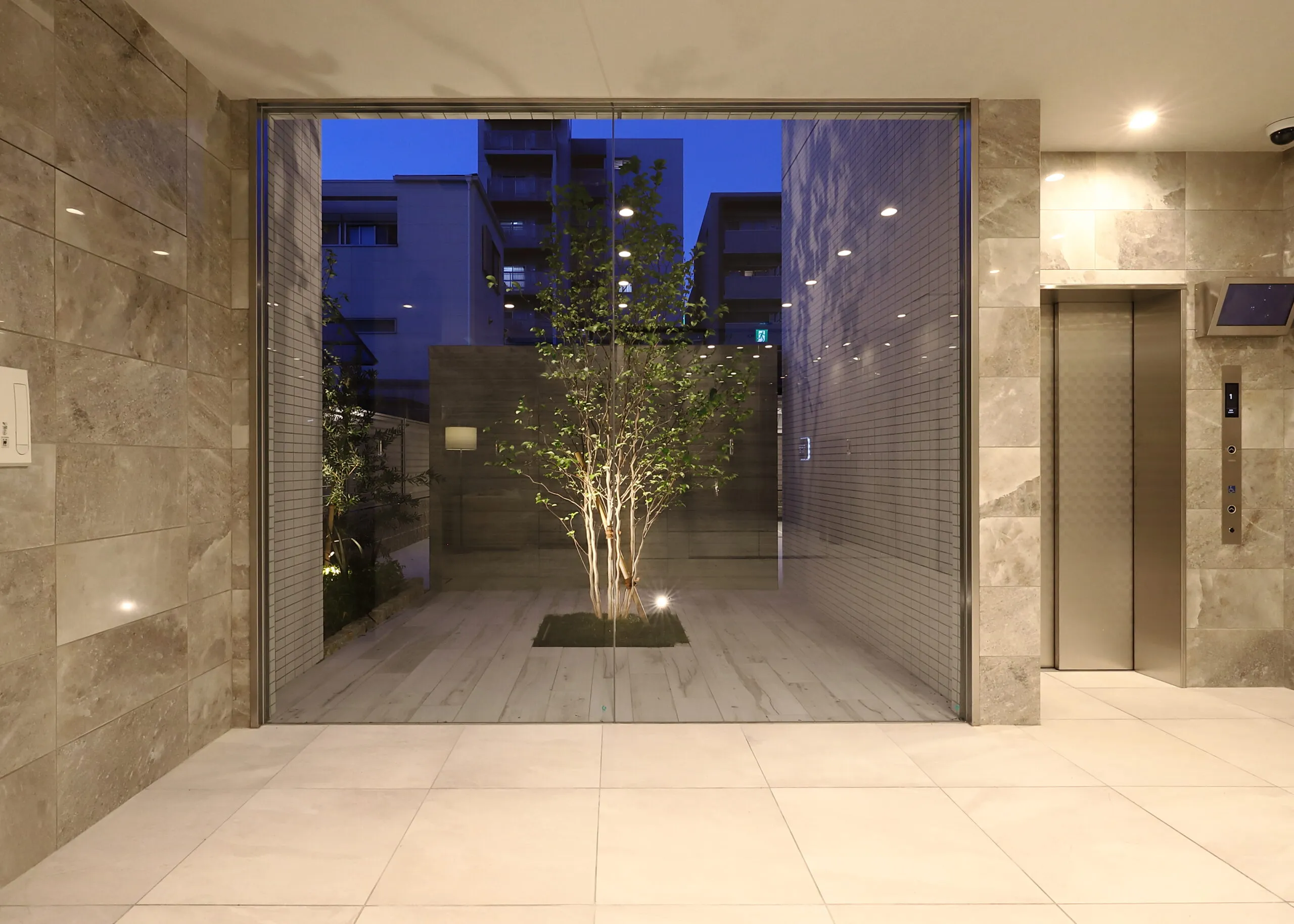 スプランディッド天王寺Ⅲ：エントランスホール