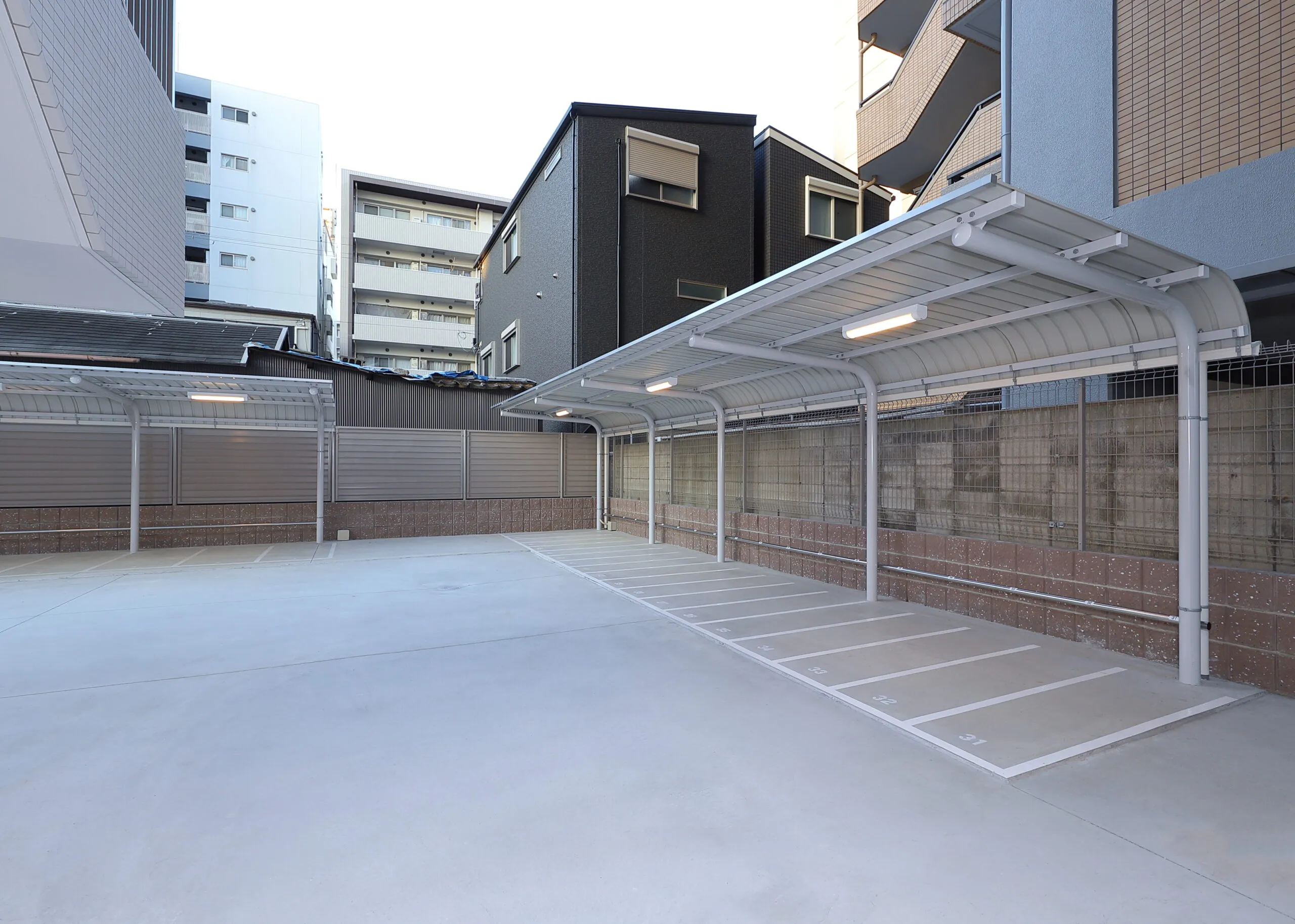 スプランディッド天王寺Ⅲ：駐車場