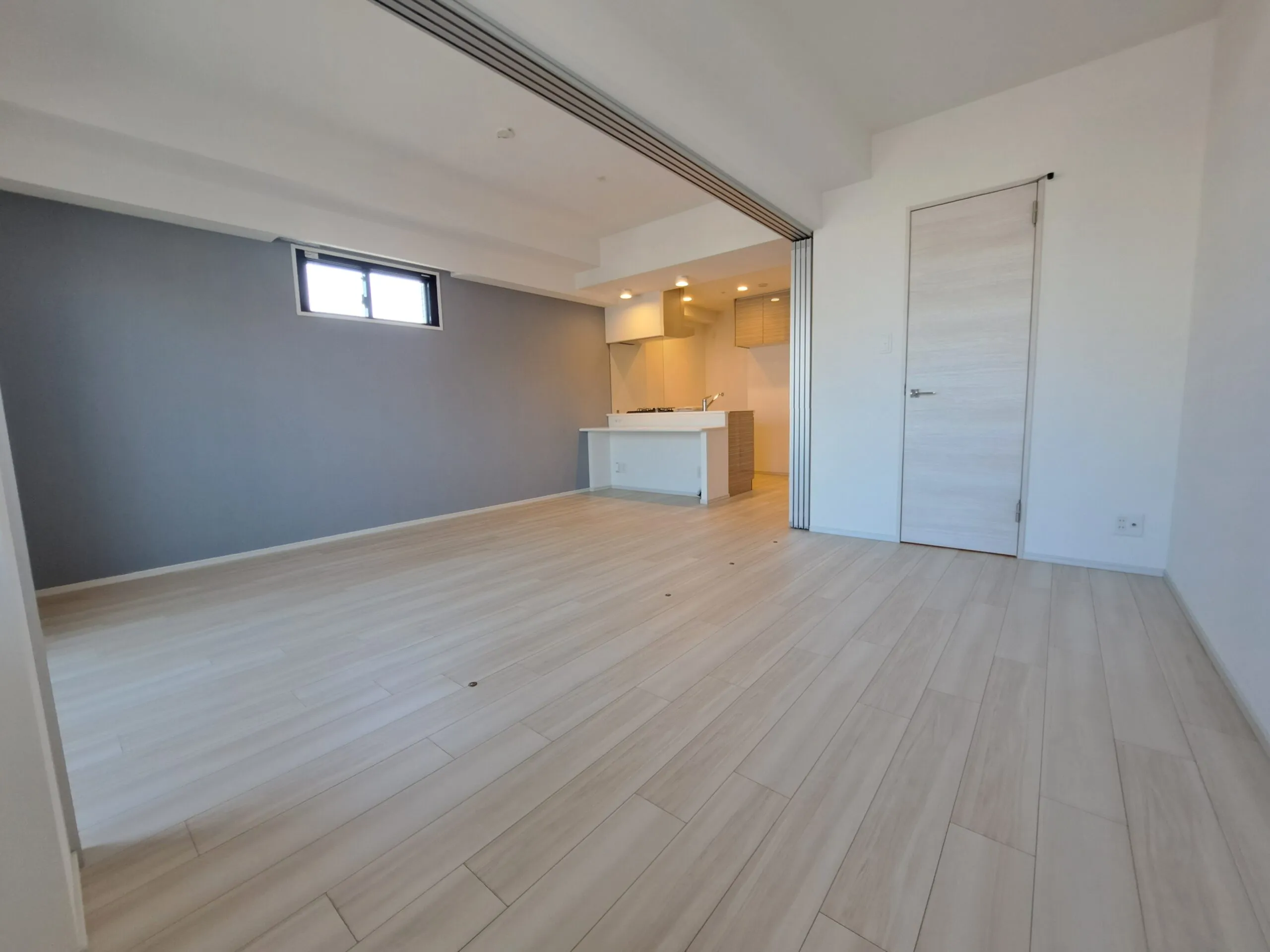 スプランディッド京橋EAST：洋室・リビング