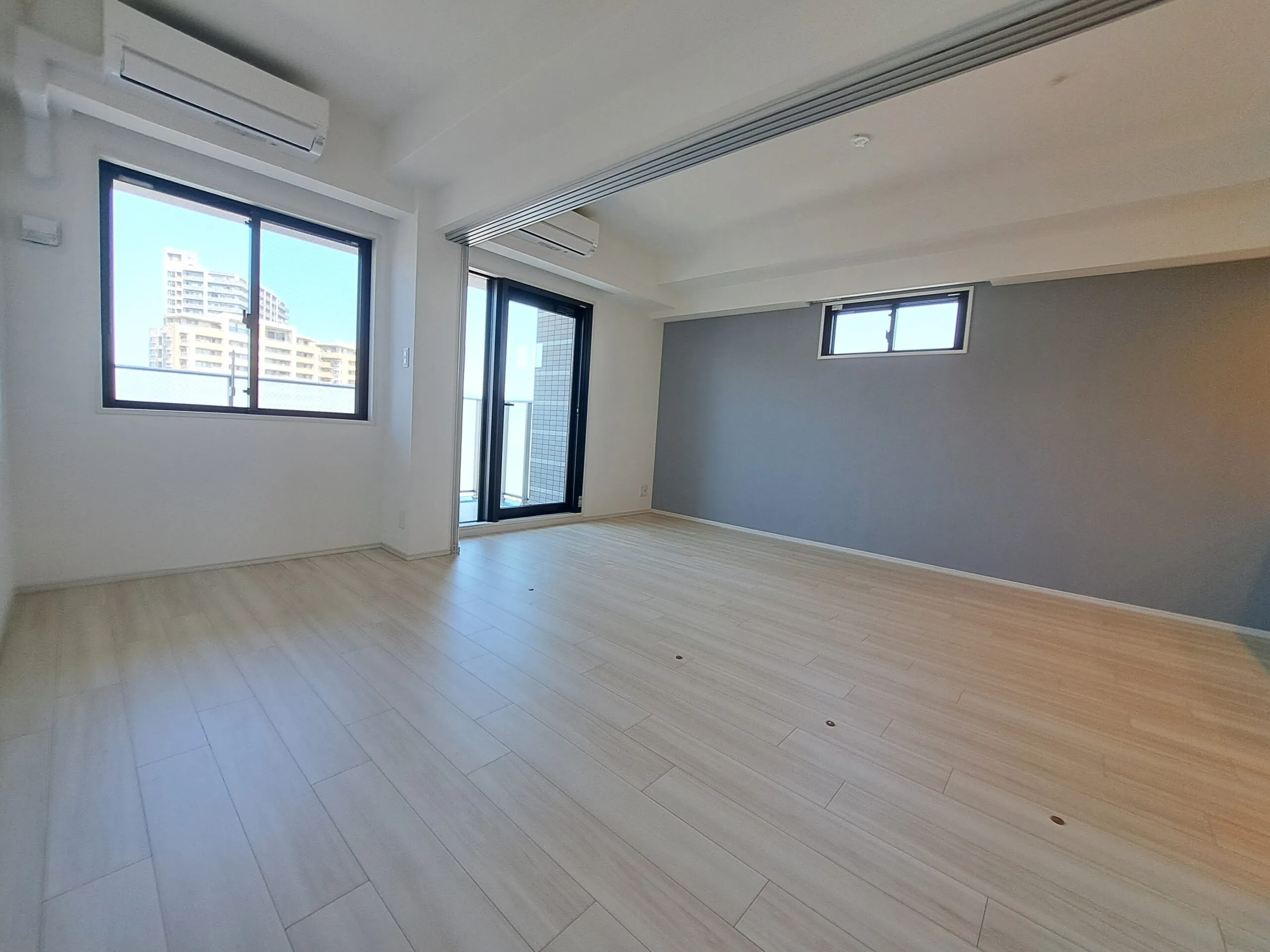 スプランディッド京橋EAST：洋室・リビング