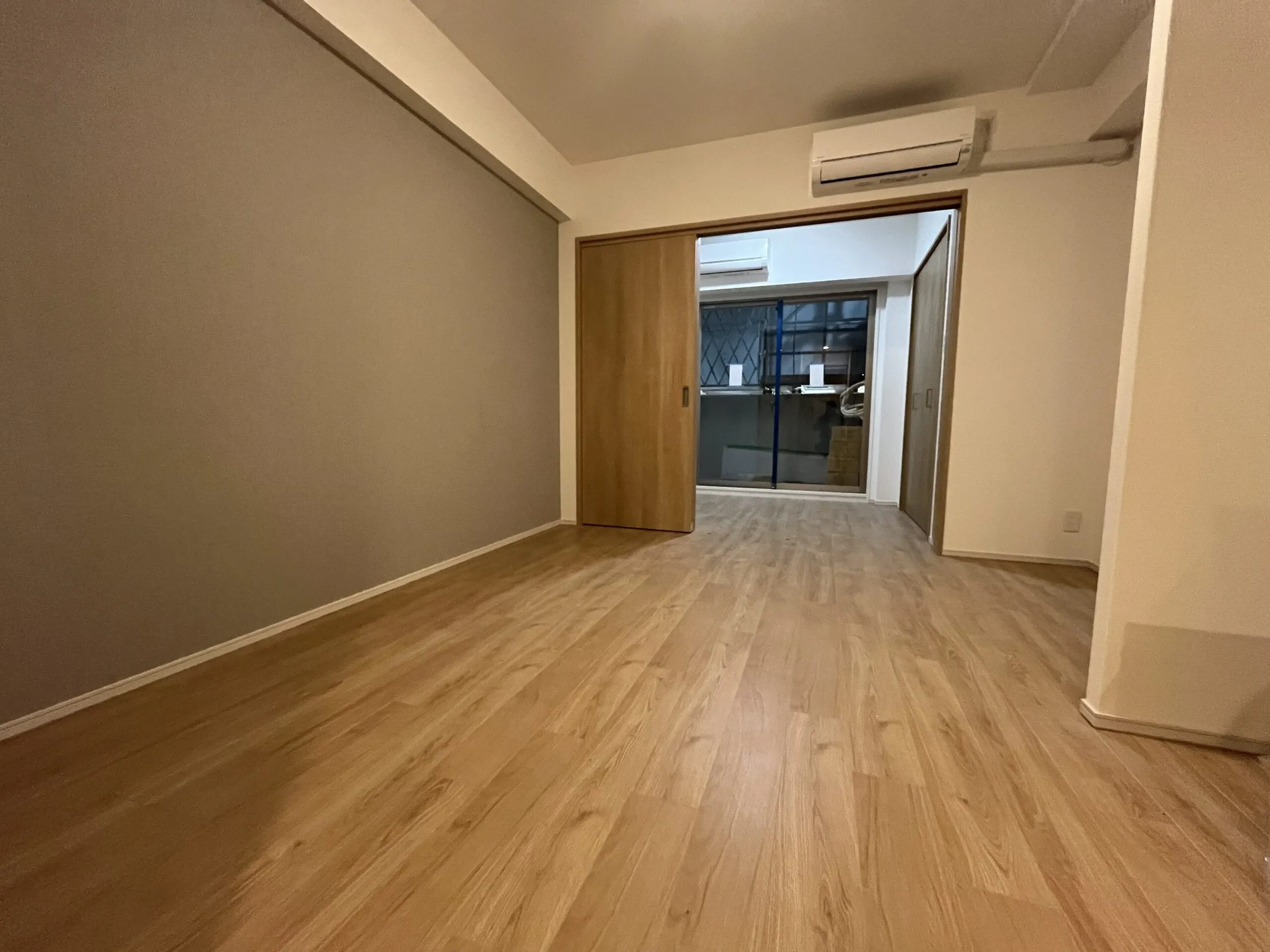 スプランディッド弁天町：B2タイプ：洋室