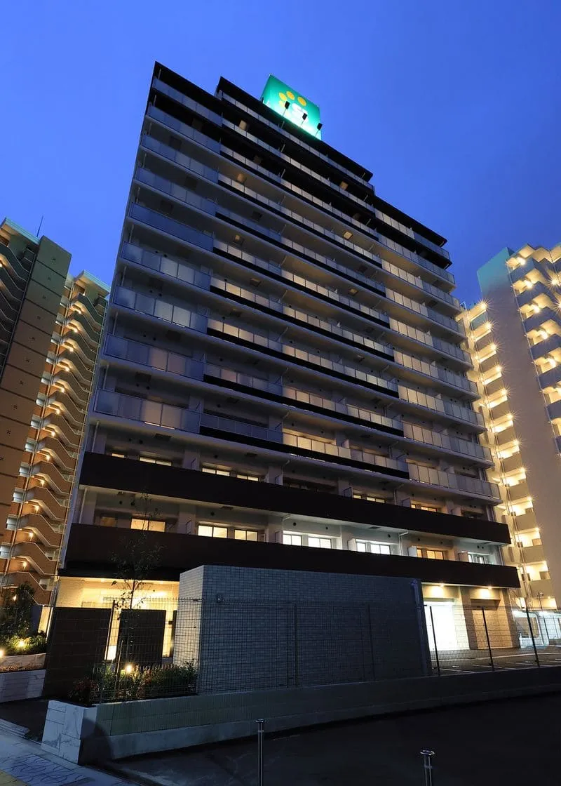 スプランディッド難波WESTⅡ：外観（夕景）