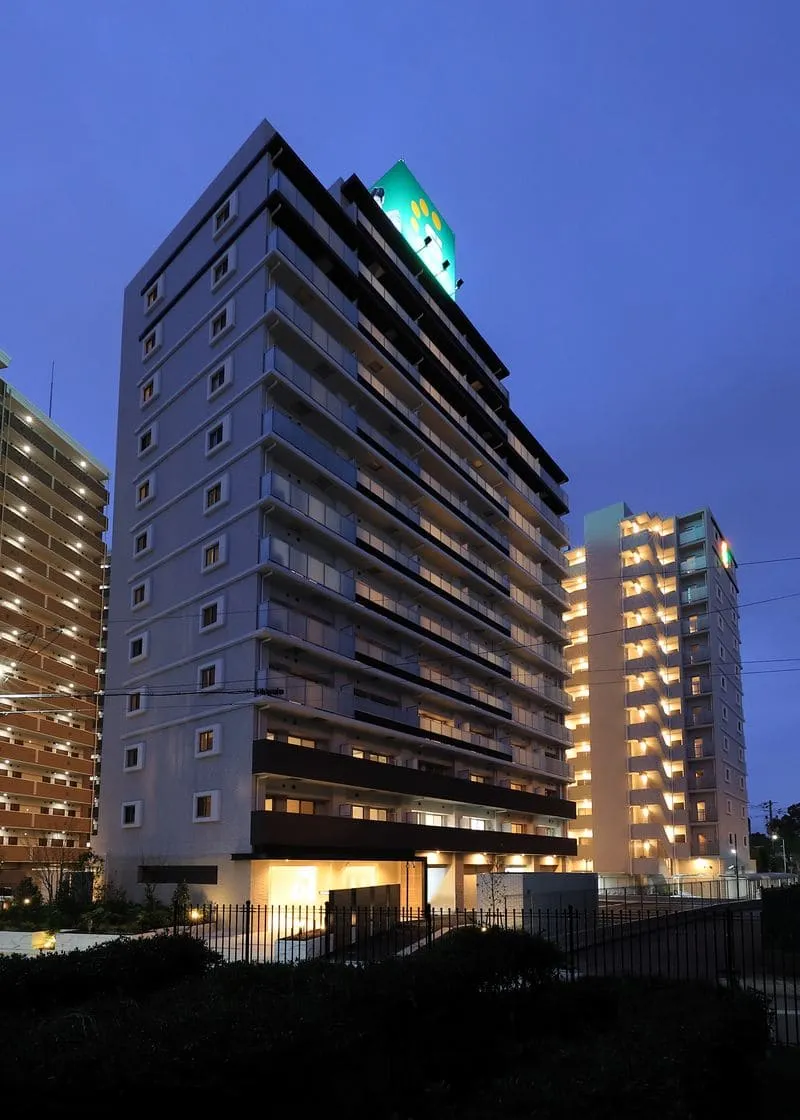 スプランディッド難波WESTⅡ：外観（夕景）