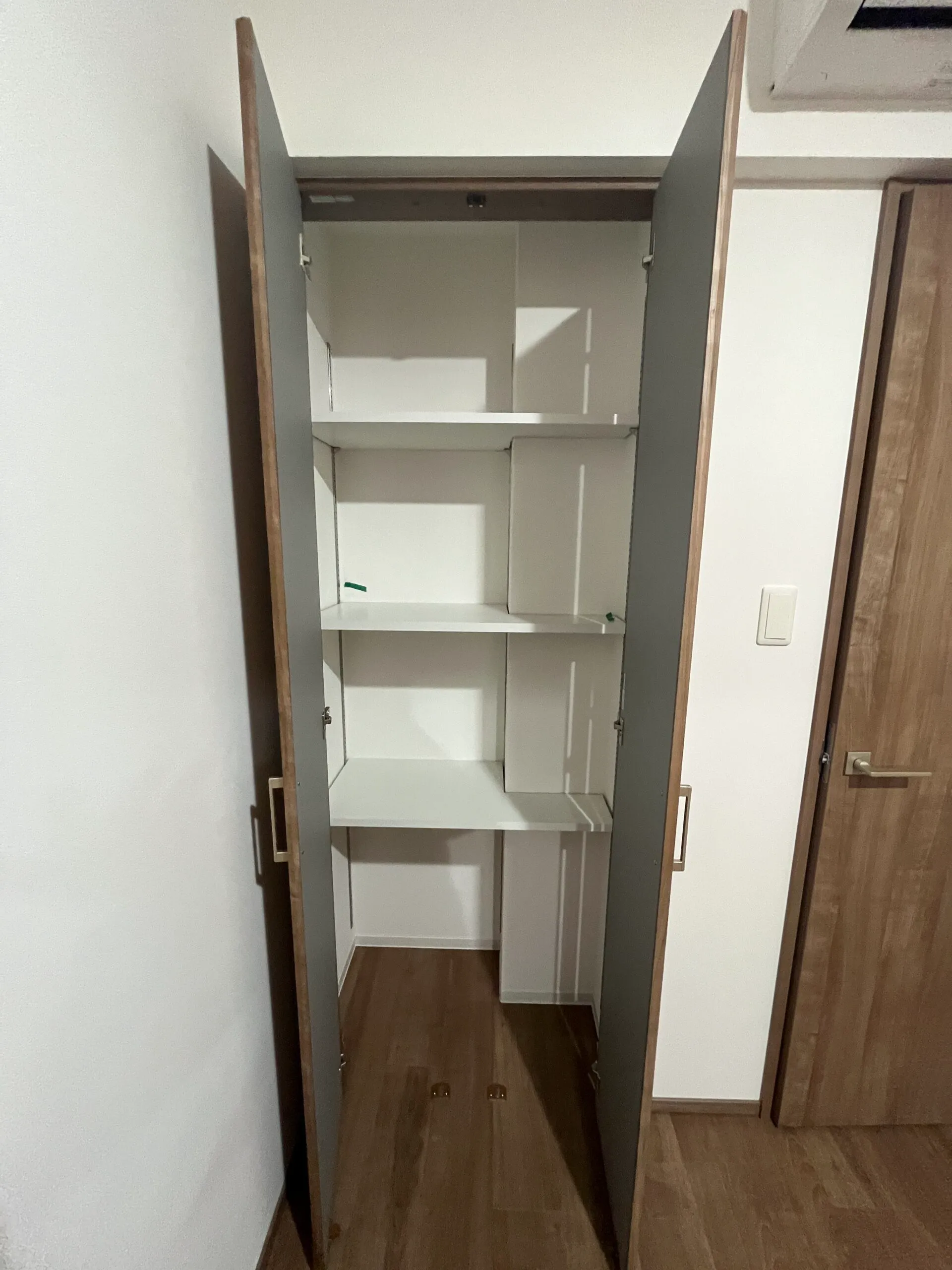 スプランディッド難波WESTⅢ：Bタイプ：収納スペース