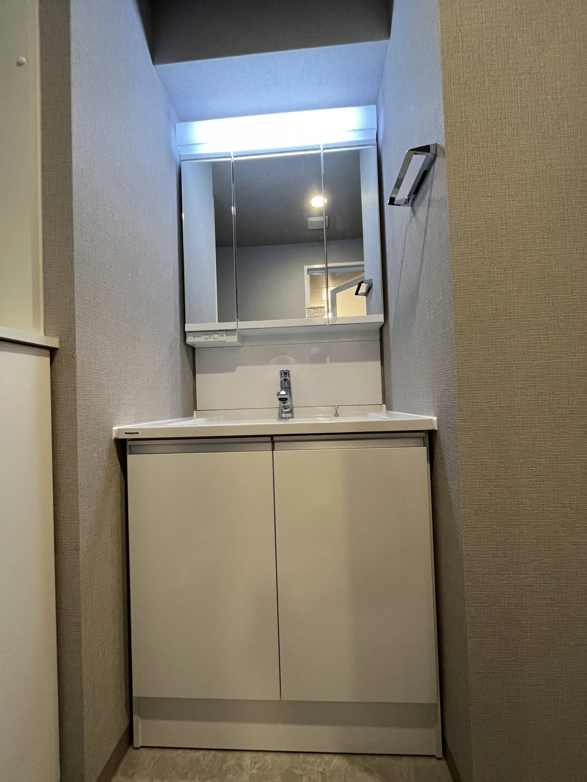 スプランディッド江坂Ⅲ：A1タイプ：洗面台