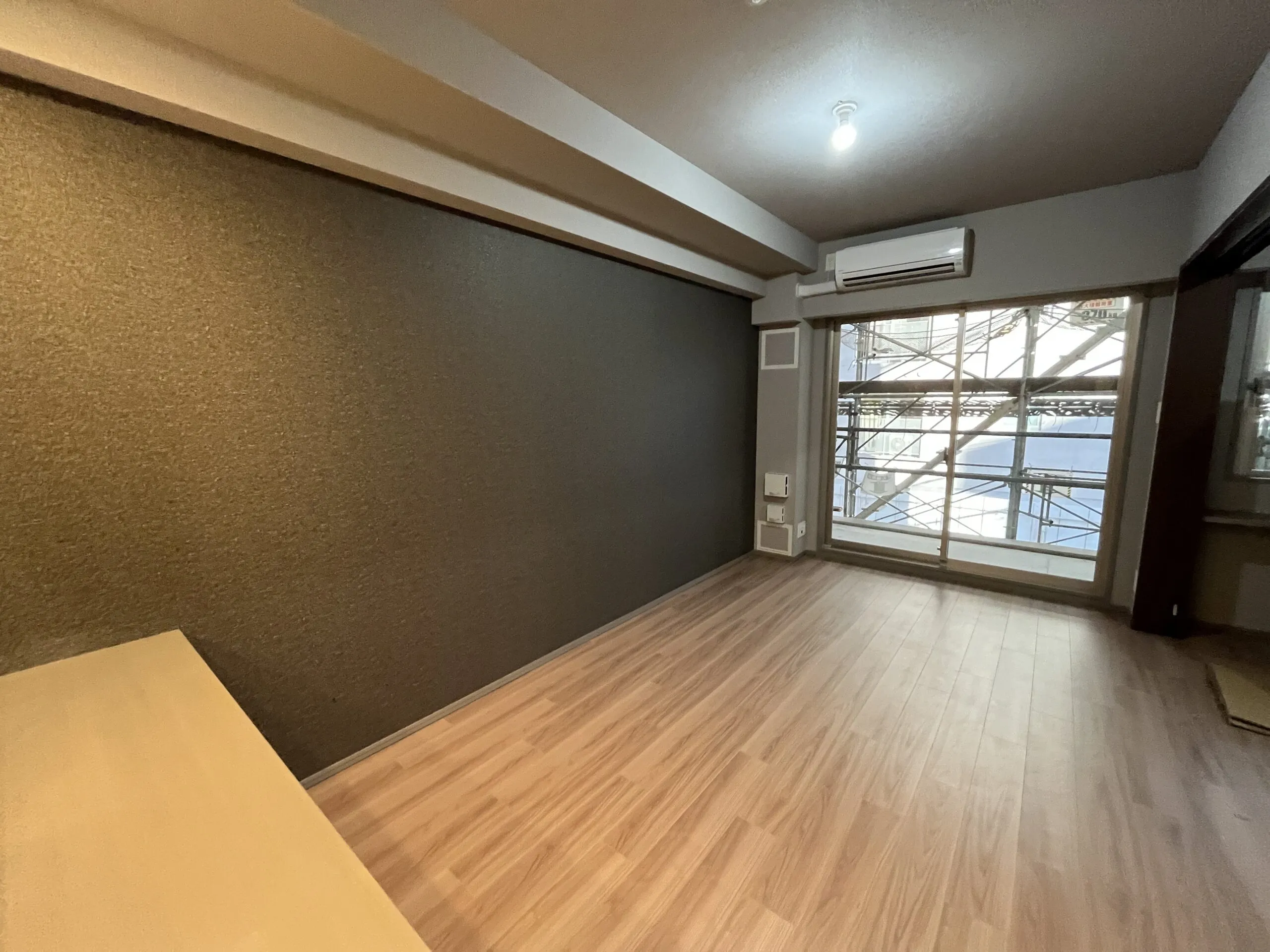 スプランディッド江坂Ⅲ：A1タイプ：洋室