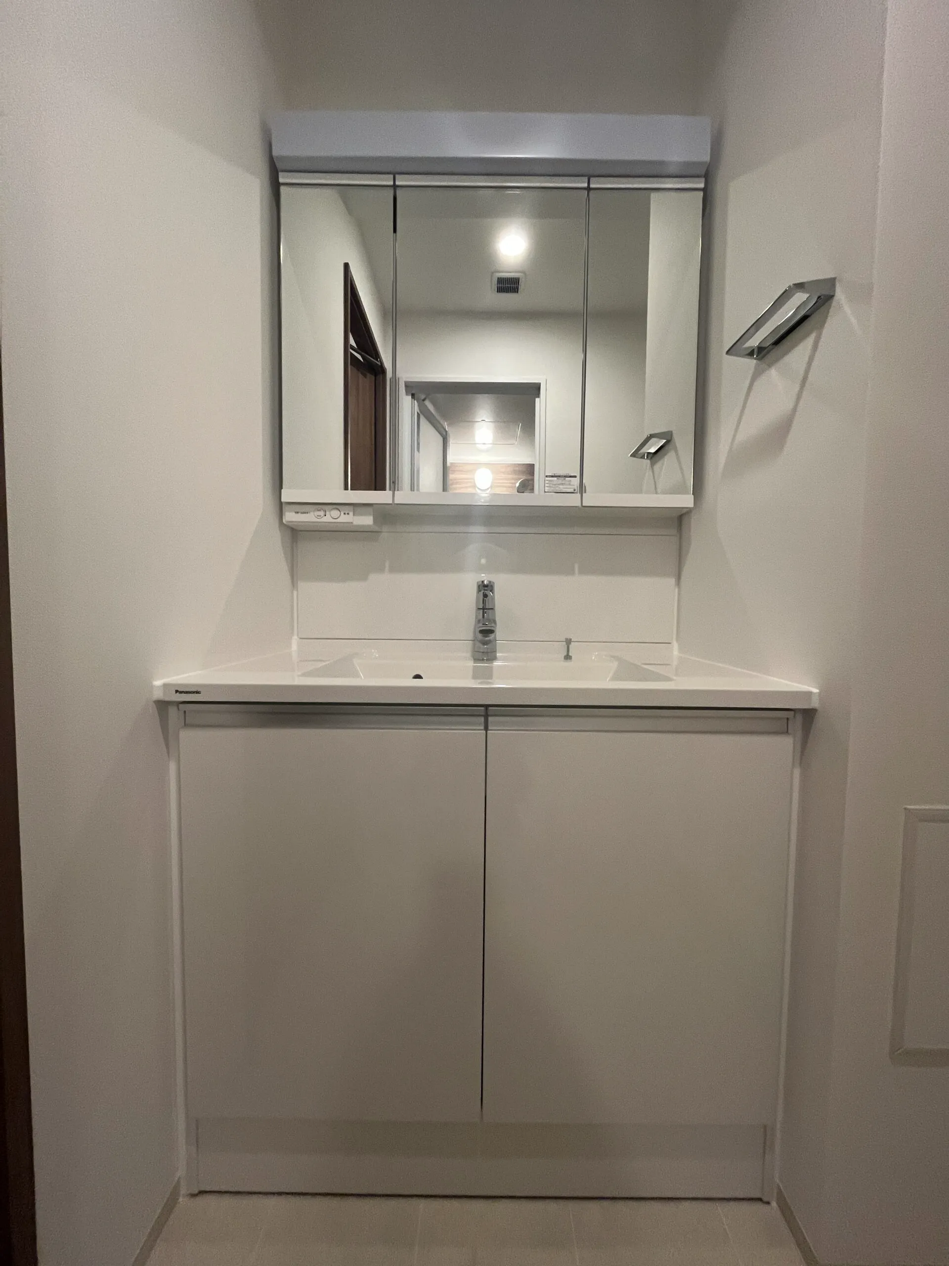 スプランディッド難波WESTⅢ：Bタイプ：化粧台