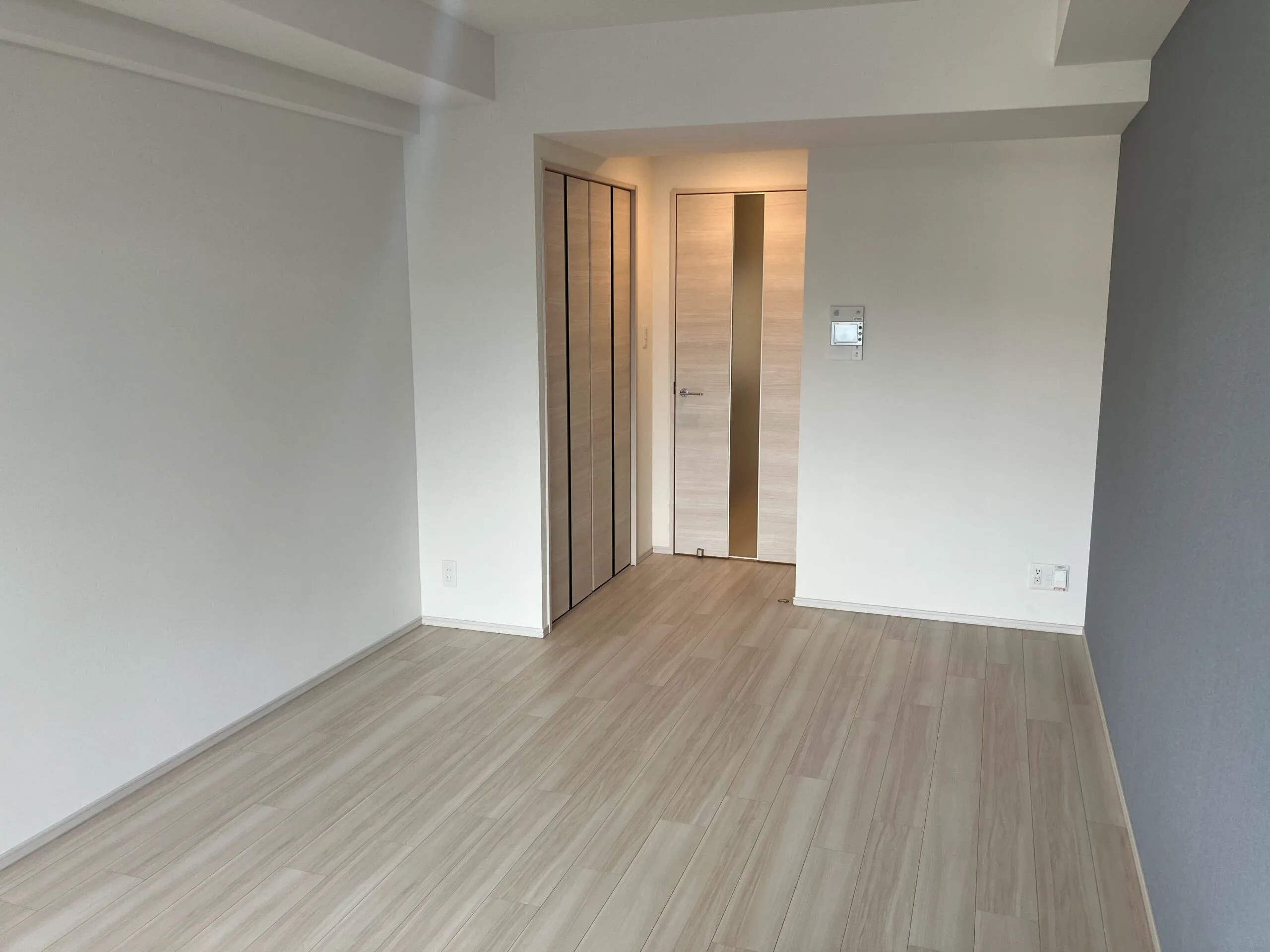 スプランディッド京橋EAST：307：リビングダイニング