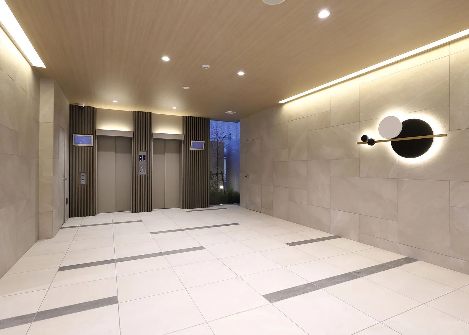 スプランディッド難波WESTⅢ：エントランス（夕景）