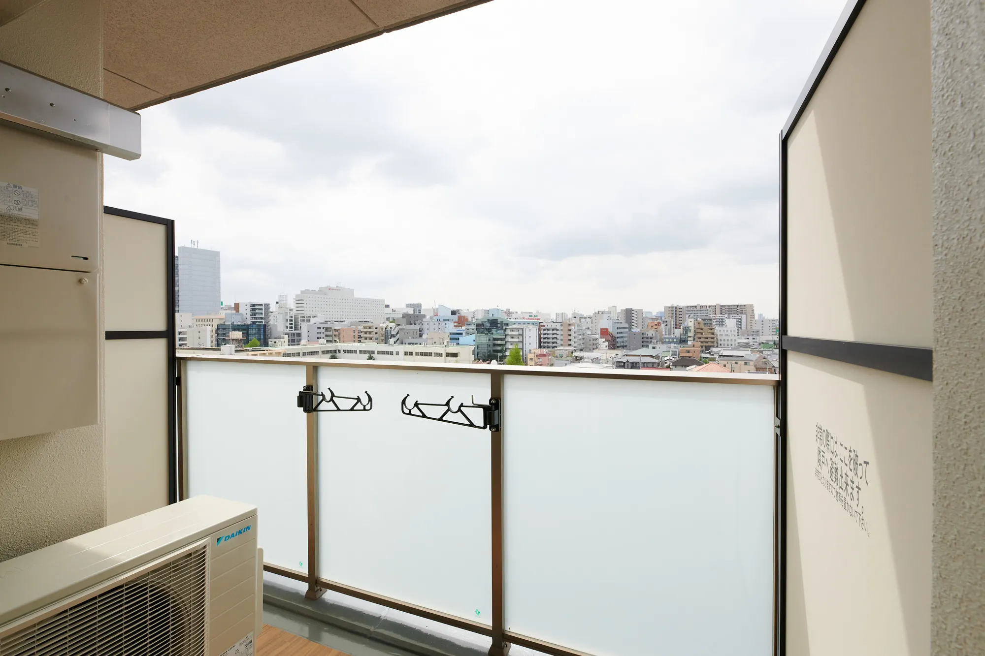 スプランディッド江坂DUE：バルコニー