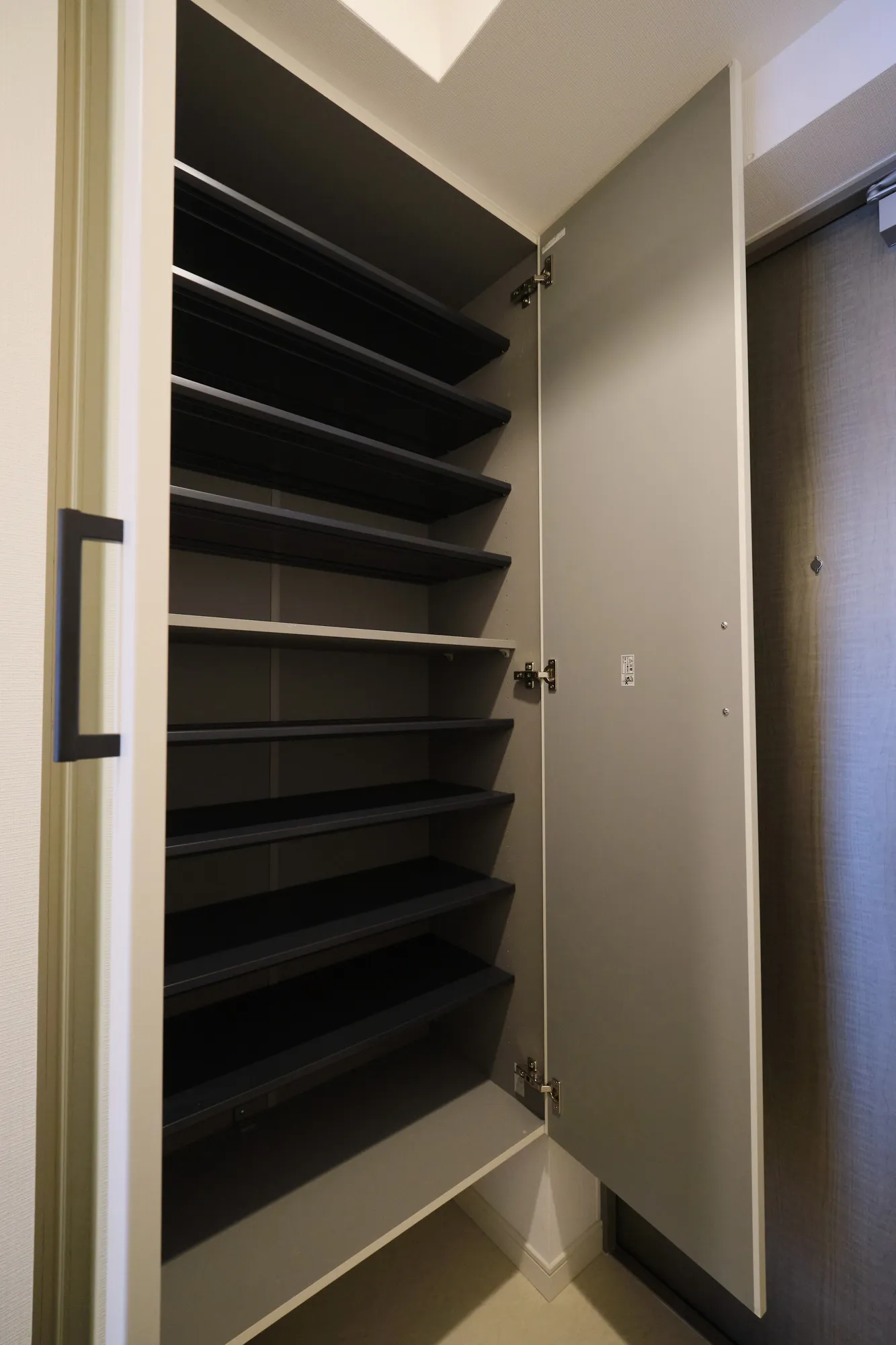 スプランディッド江坂DUE：シューズクローゼット