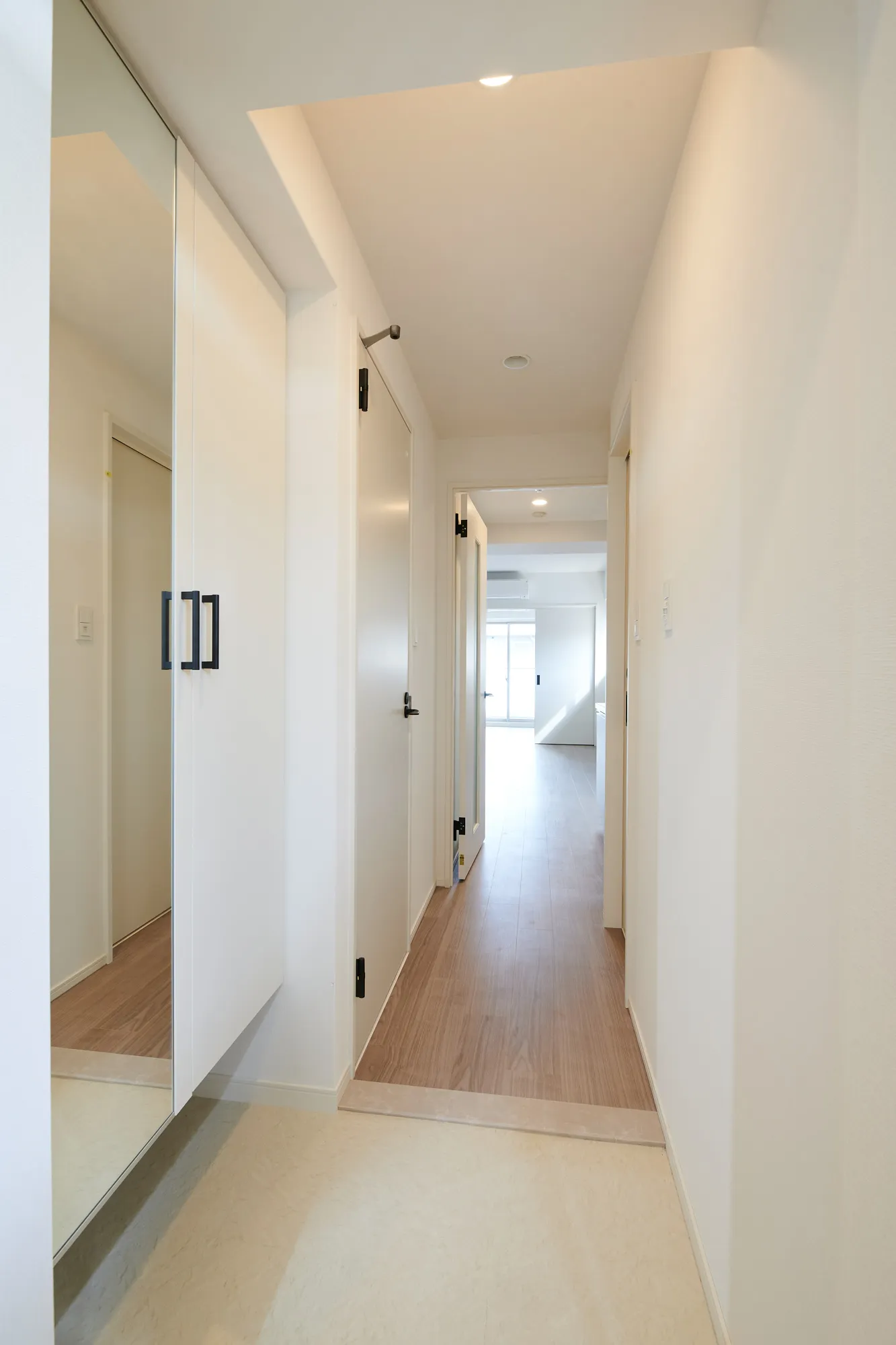 スプランディッド江坂DUE：玄関