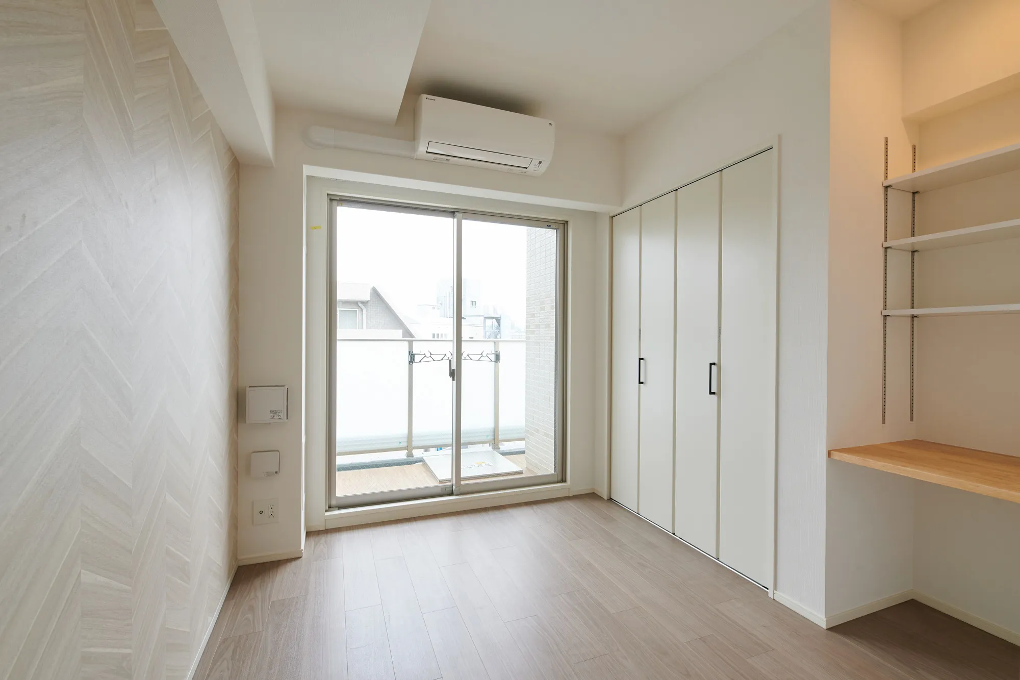 スプランディッド江坂DUE：洋室