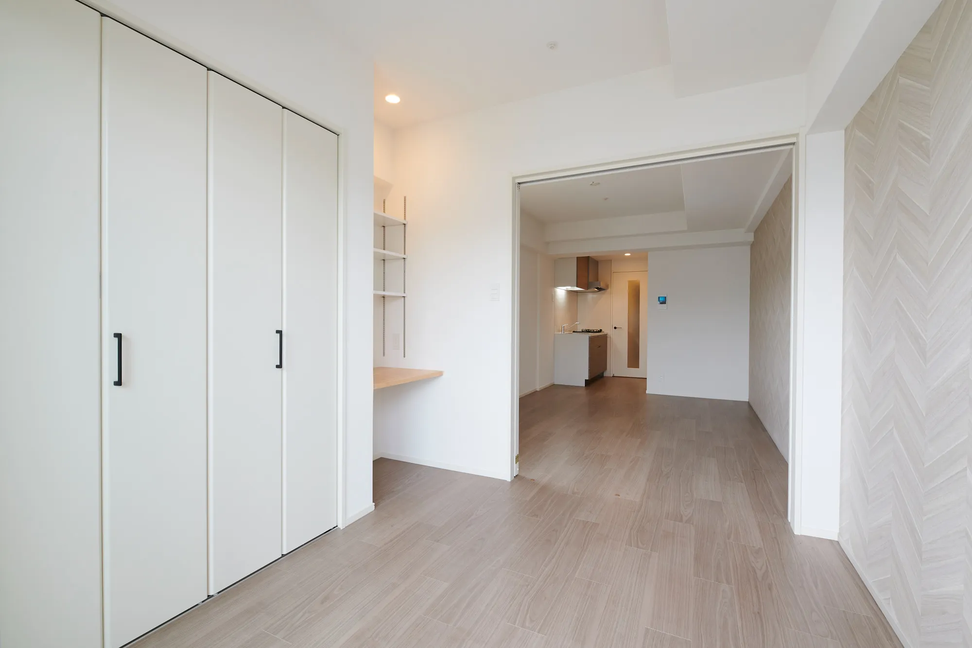 スプランディッド江坂DUE：洋室