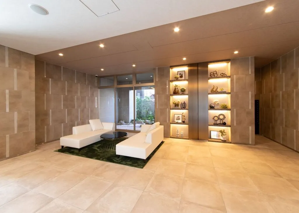 スプランディッド福島WEST：エントランスホール