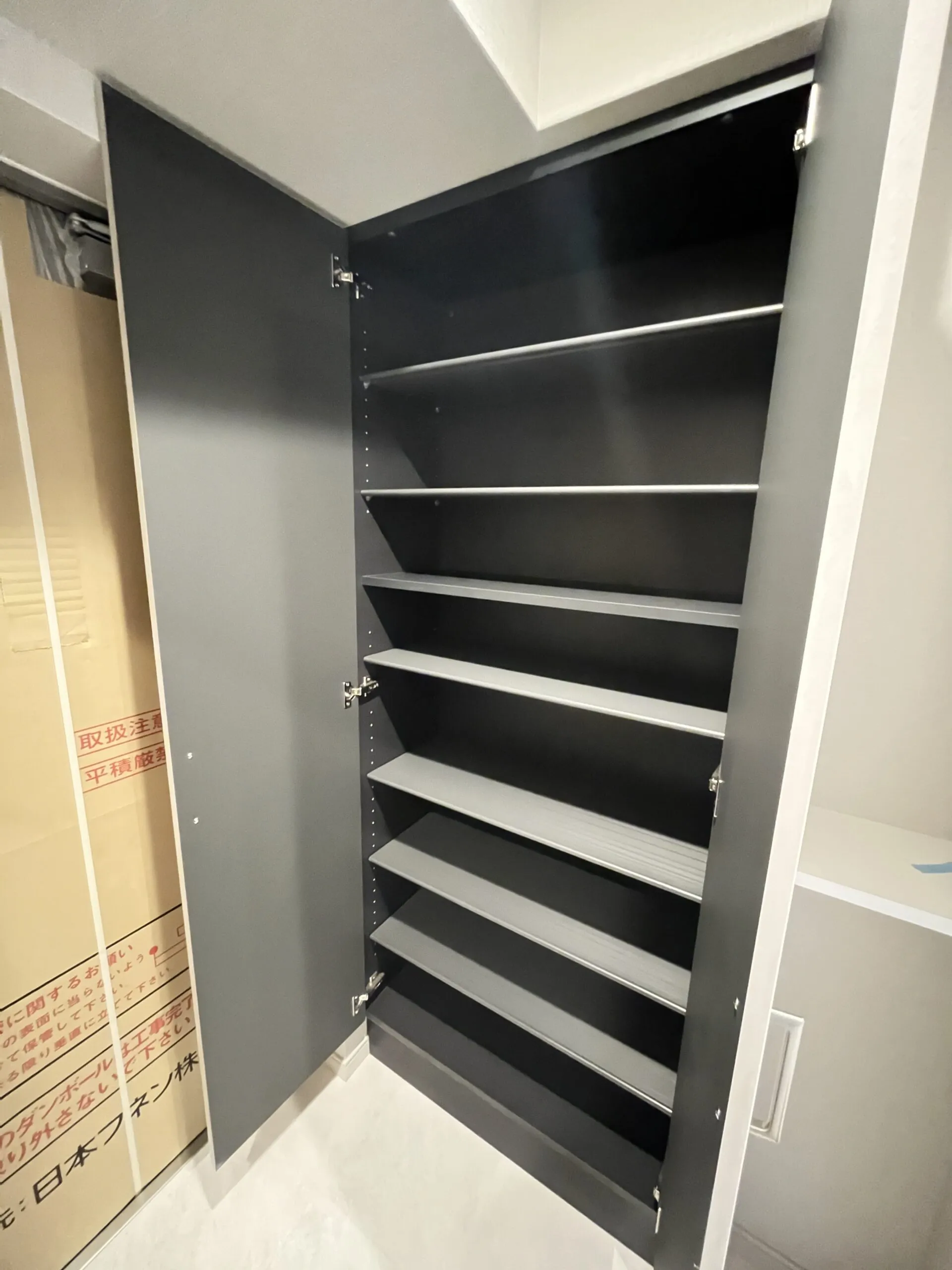 スプランディッド福島WEST：シューズボックス