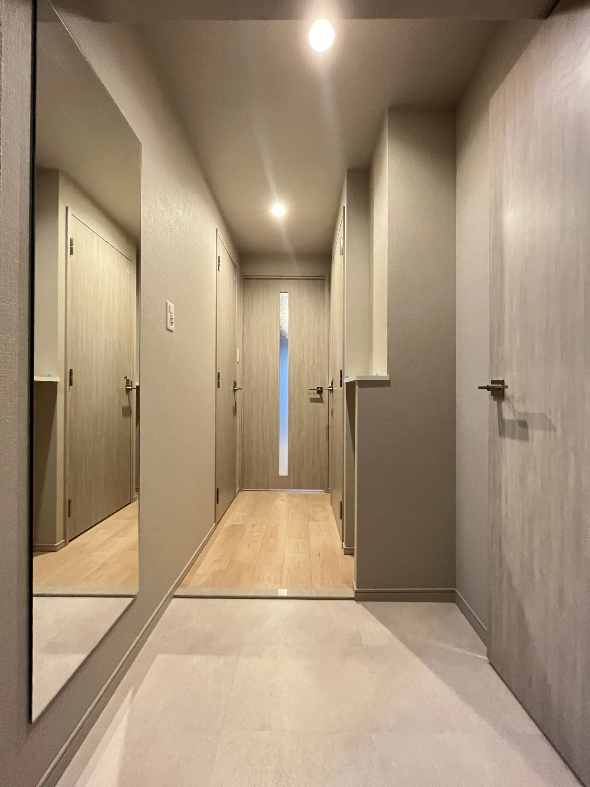 スプランディッド福島WEST：Brタイプ：玄関