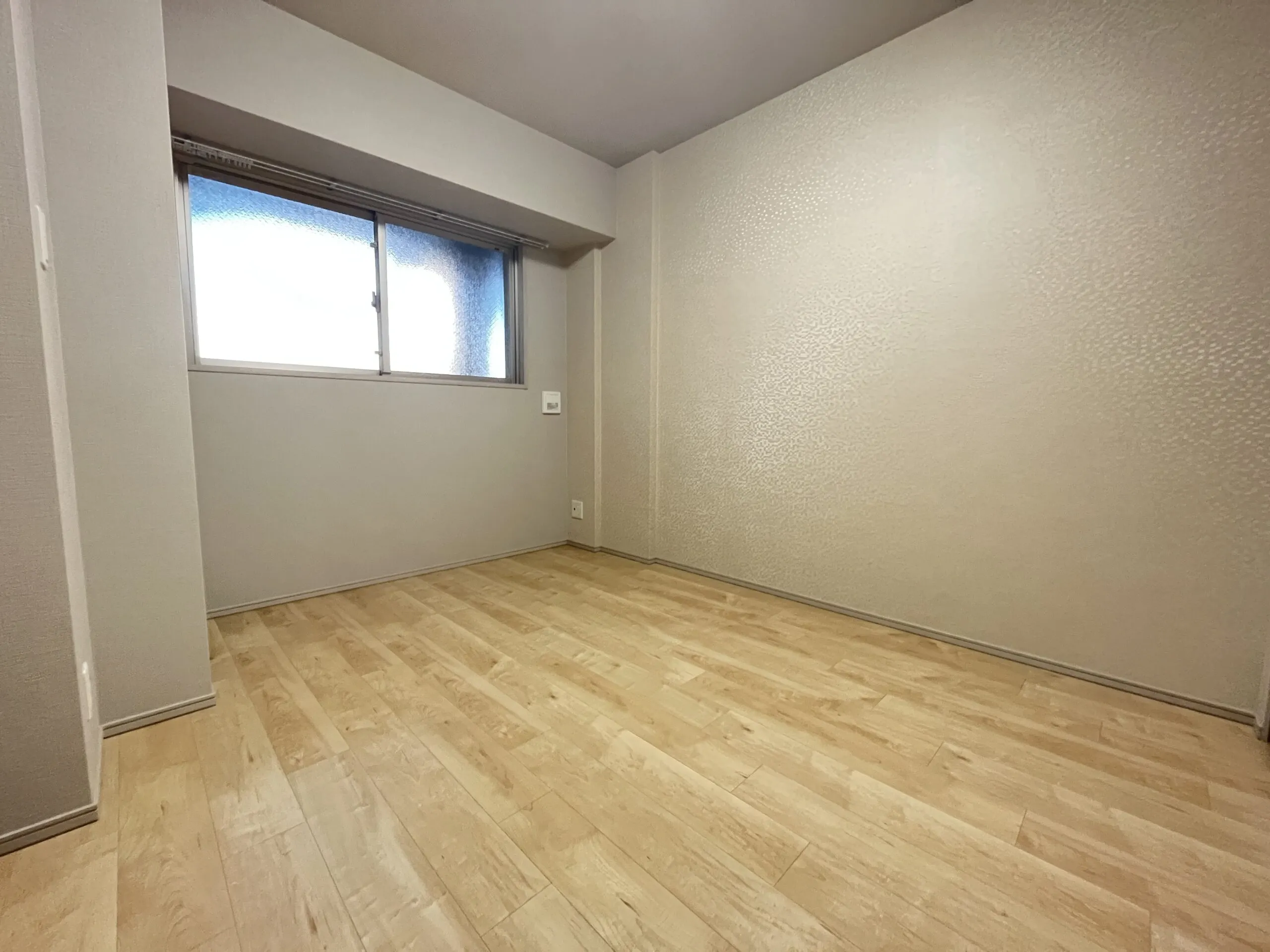 スプランディッド福島WEST：Cタイプ：洋室・リビング