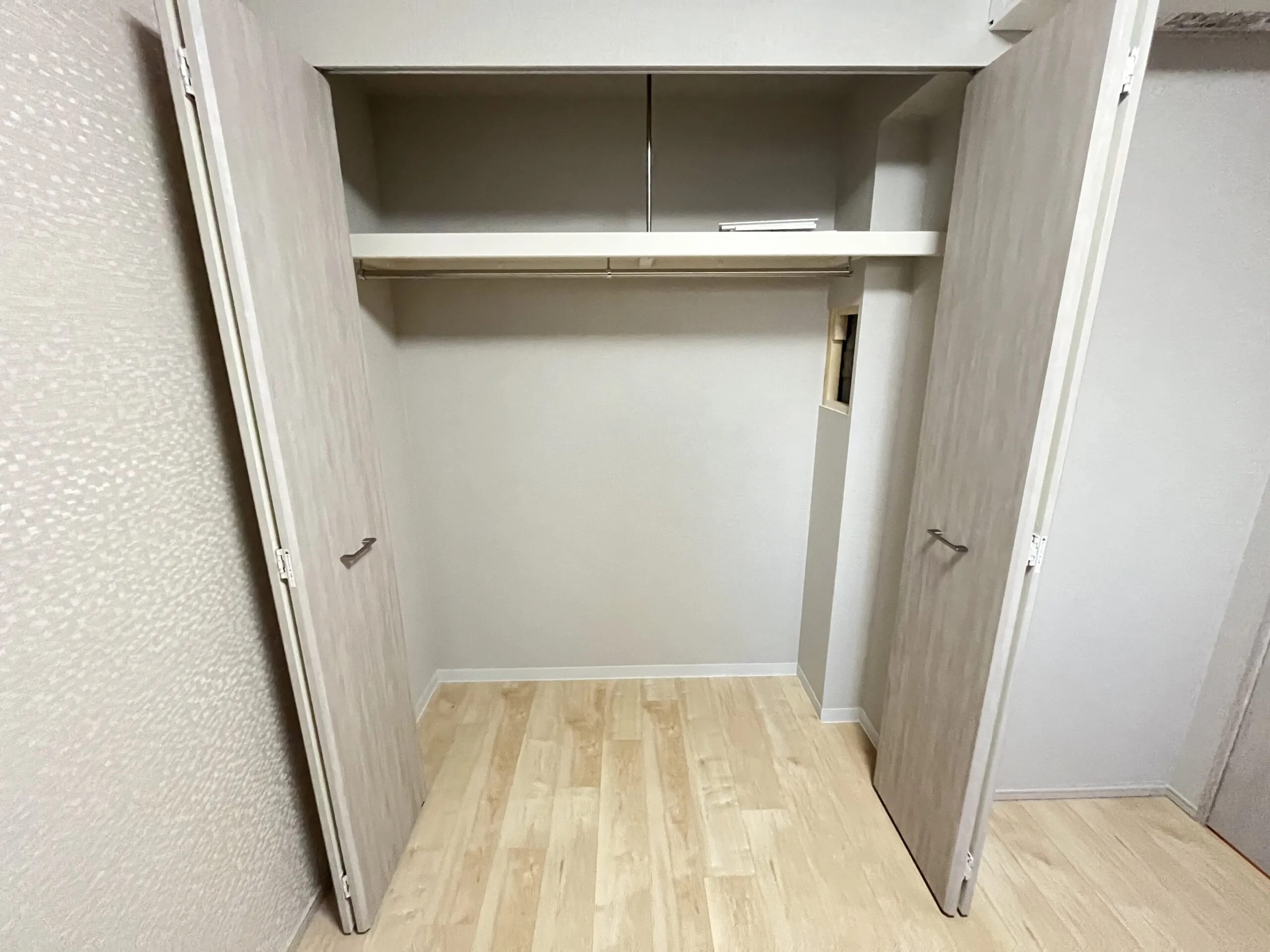 スプランディッド福島WEST：Cタイプ：クローゼット