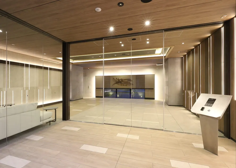 スプランディッド新大阪Ⅵ：風除室