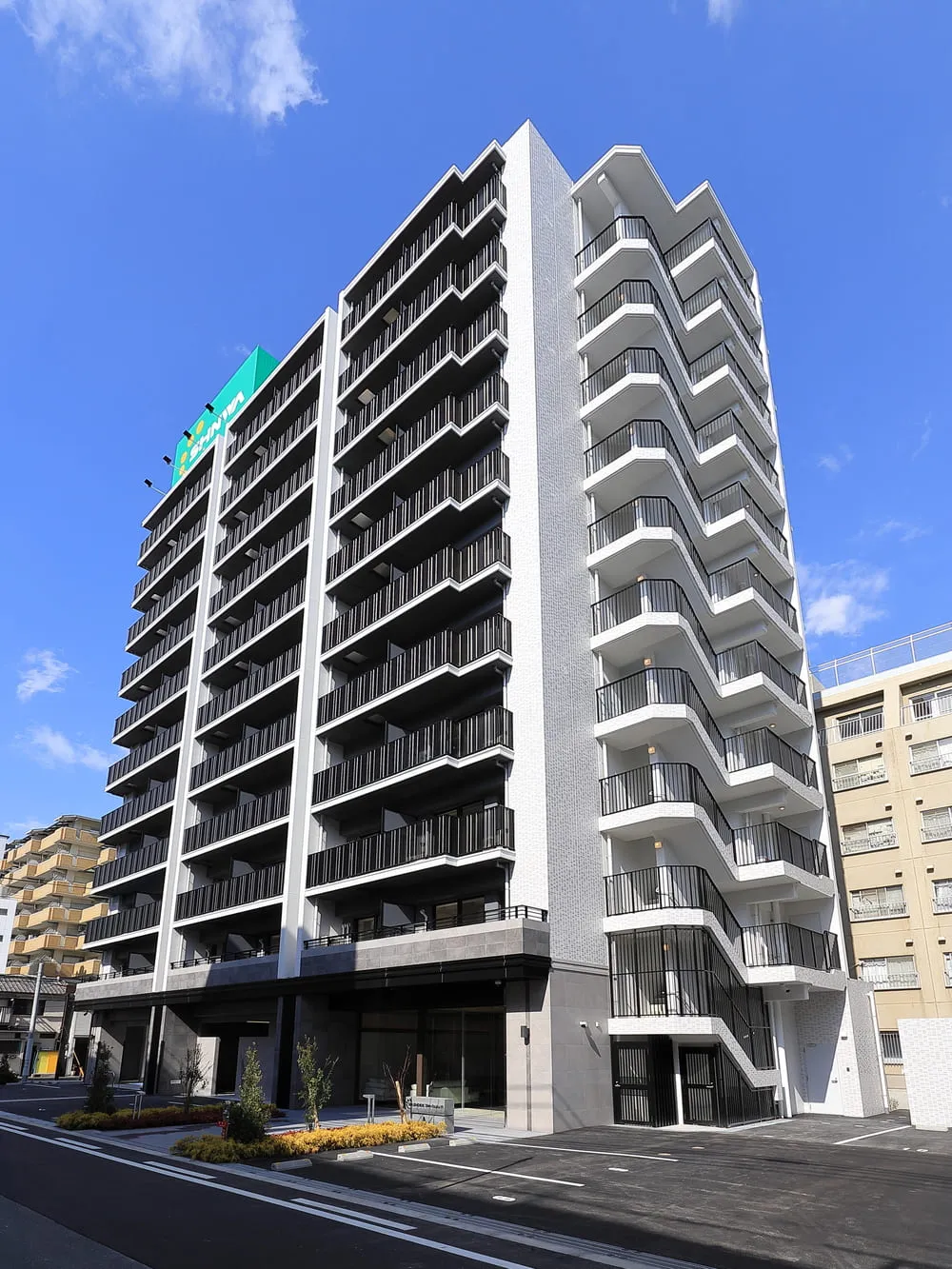 スプランディッド新大阪Ⅵ：南東側外観