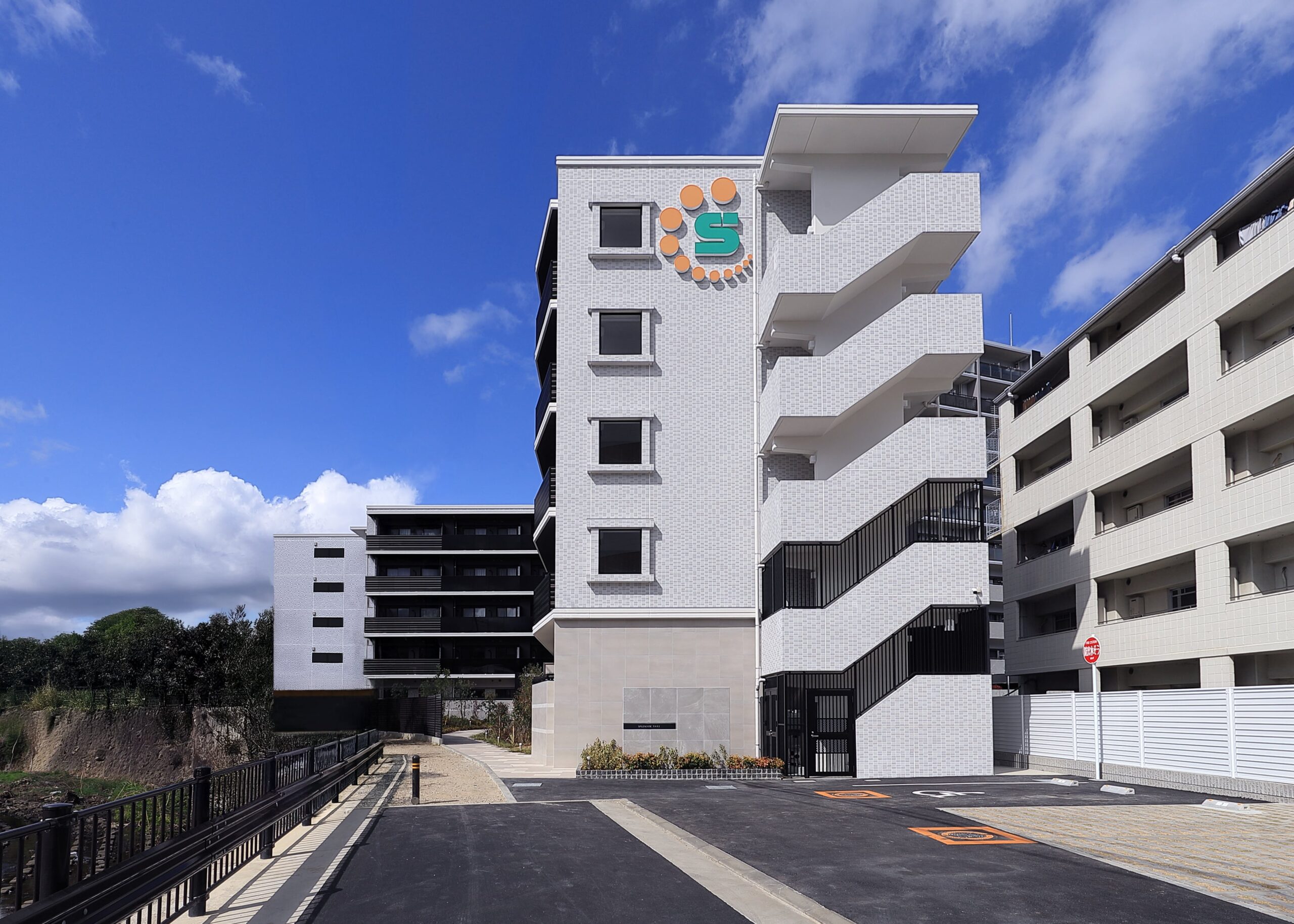 スプランディッド茨木天王：外観