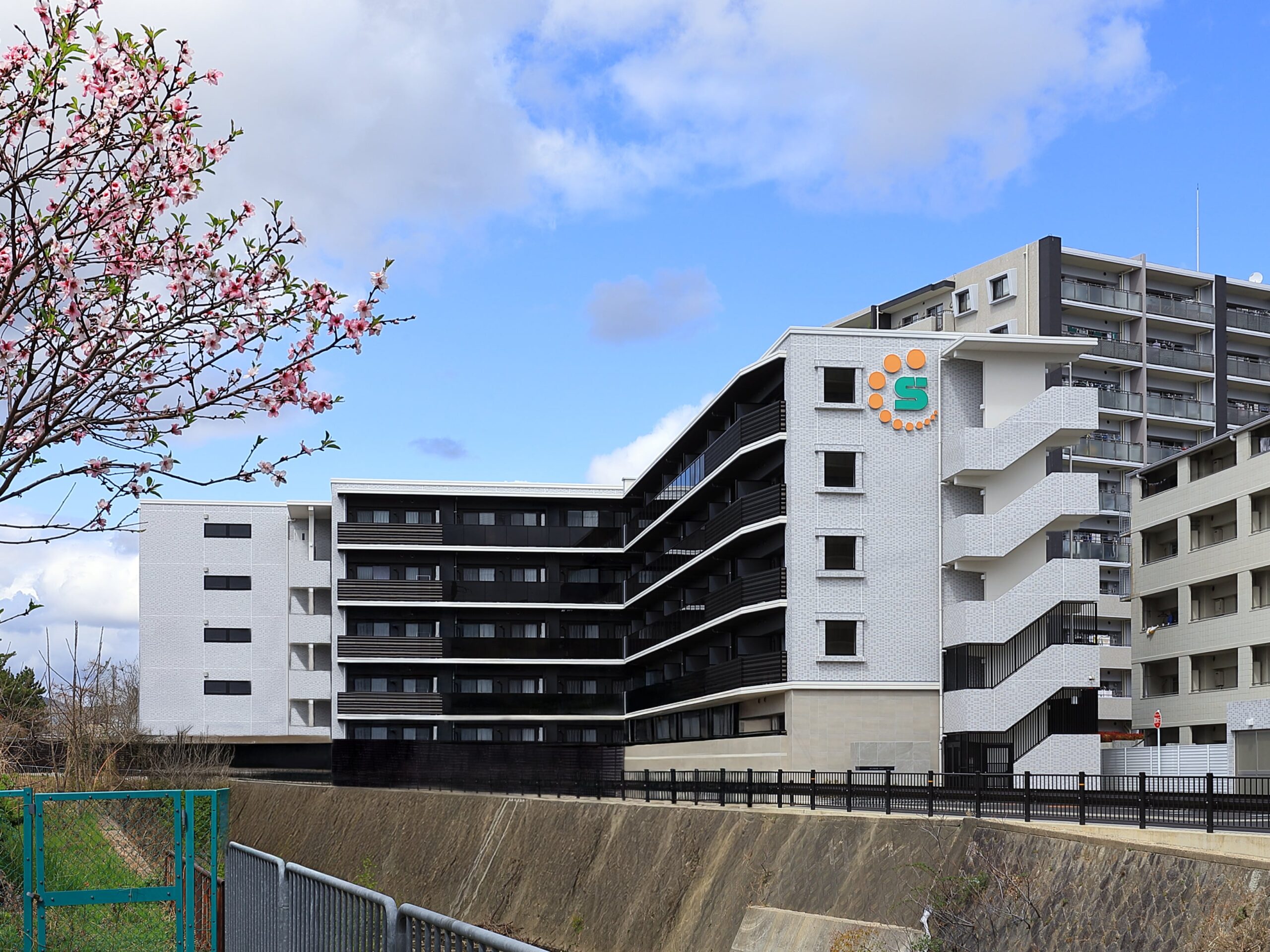 スプランディッド茨木天王：外観