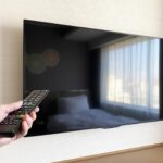 賃貸でもテレビを壁掛けできる!穴あけなしでおしゃれ&安くDIYする方法を徹底解説