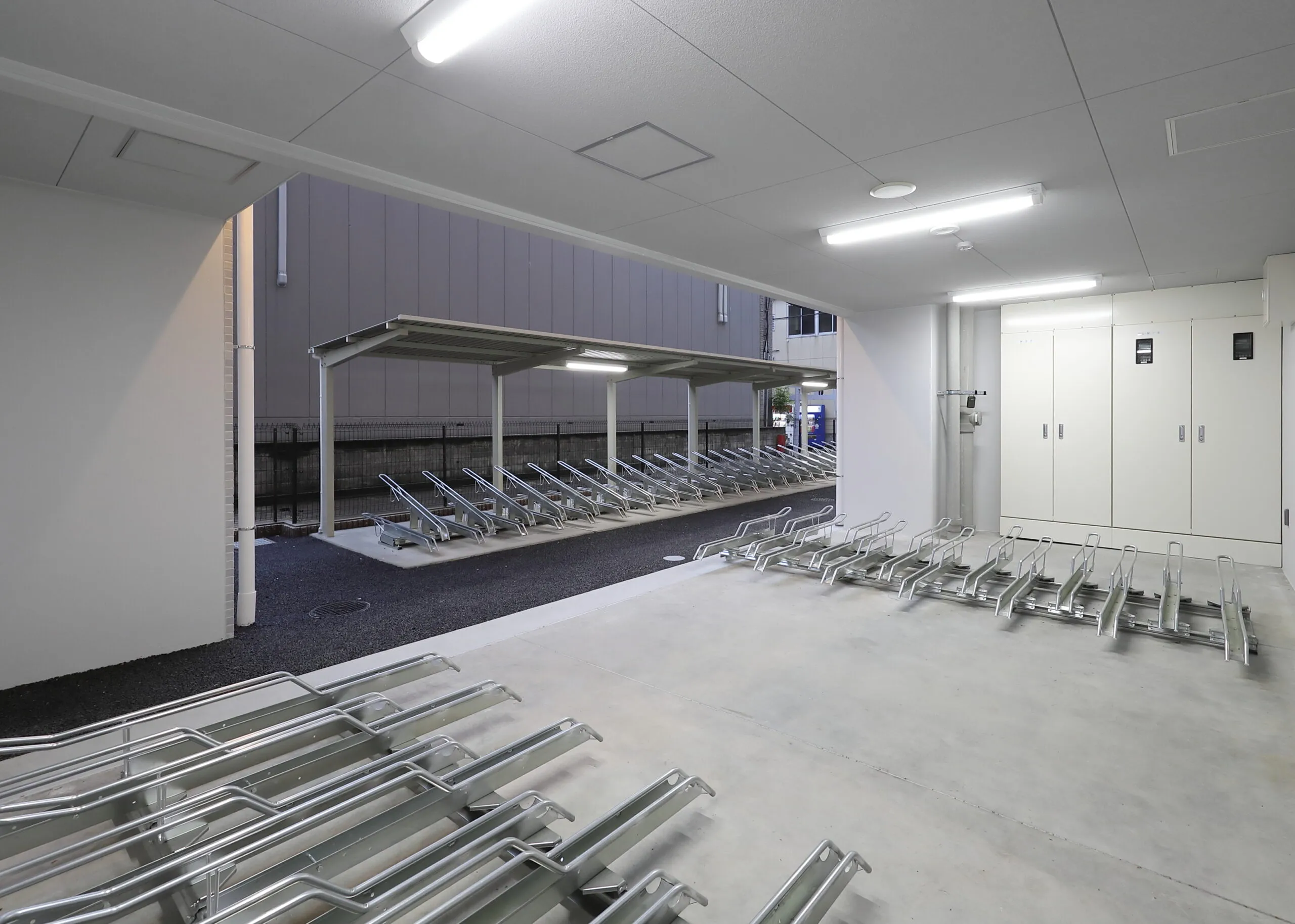 スプランディッド中之島DUE：駐輪場